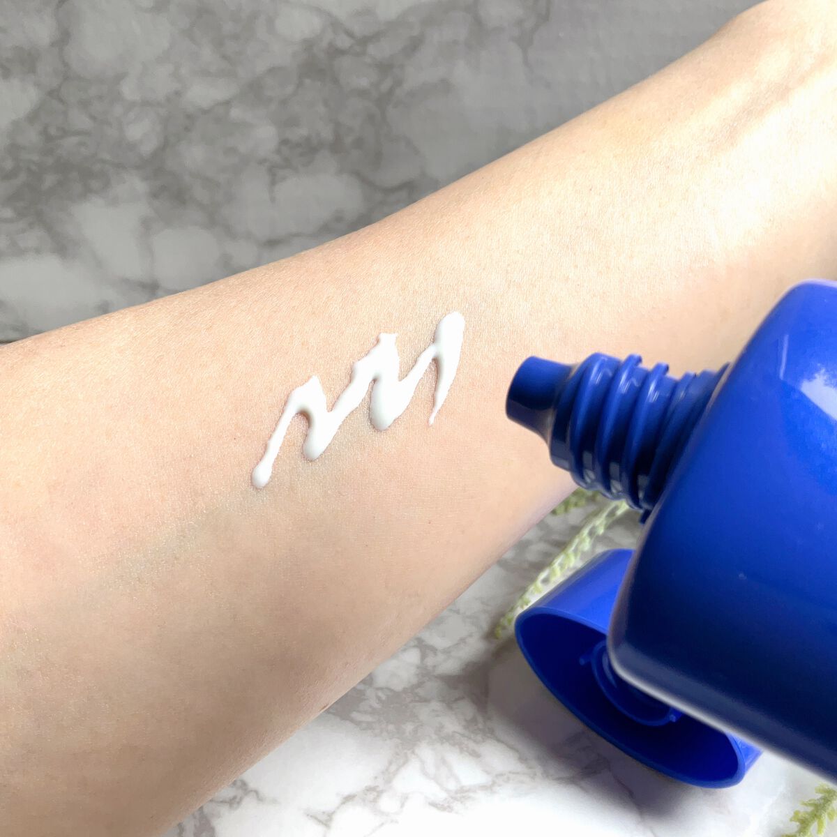 クリアウェルネス UVエッセンスジェル/雪肌精/日焼け止めジェルを使ったクチコミ(4枚目)