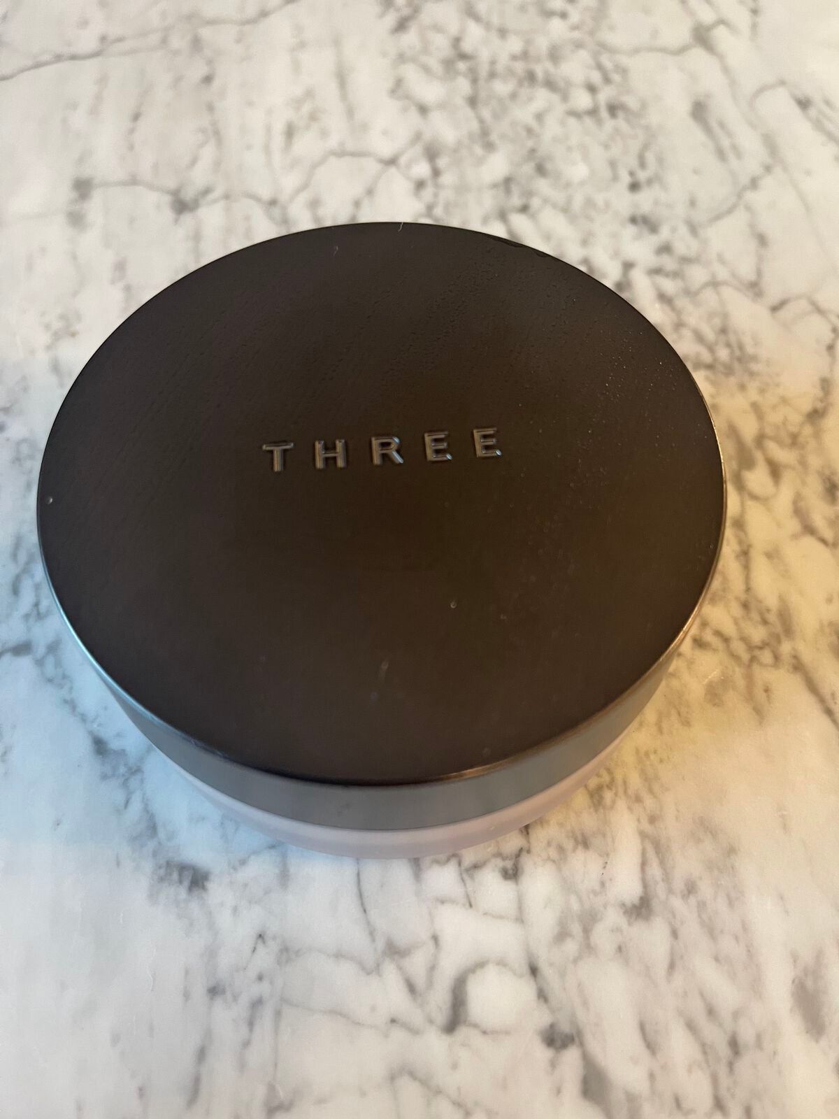 アドバンスドエシリアルスムースオペレーター ルースパウダー/THREE/ルースパウダーを使ったクチコミ(2枚目)