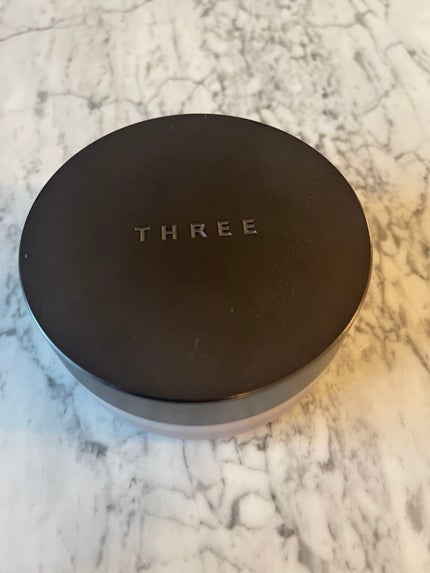 アドバンスドエシリアルスムースオペレーター ルースパウダー/THREE/ルースパウダーを使ったクチコミ(2枚目)