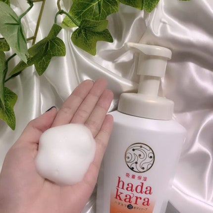 hadakaraボディソープ 泡で出てくるオイルインタイプ ローズガーデンの香り/hadakara/ボディソープを使ったクチコミ(2枚目)