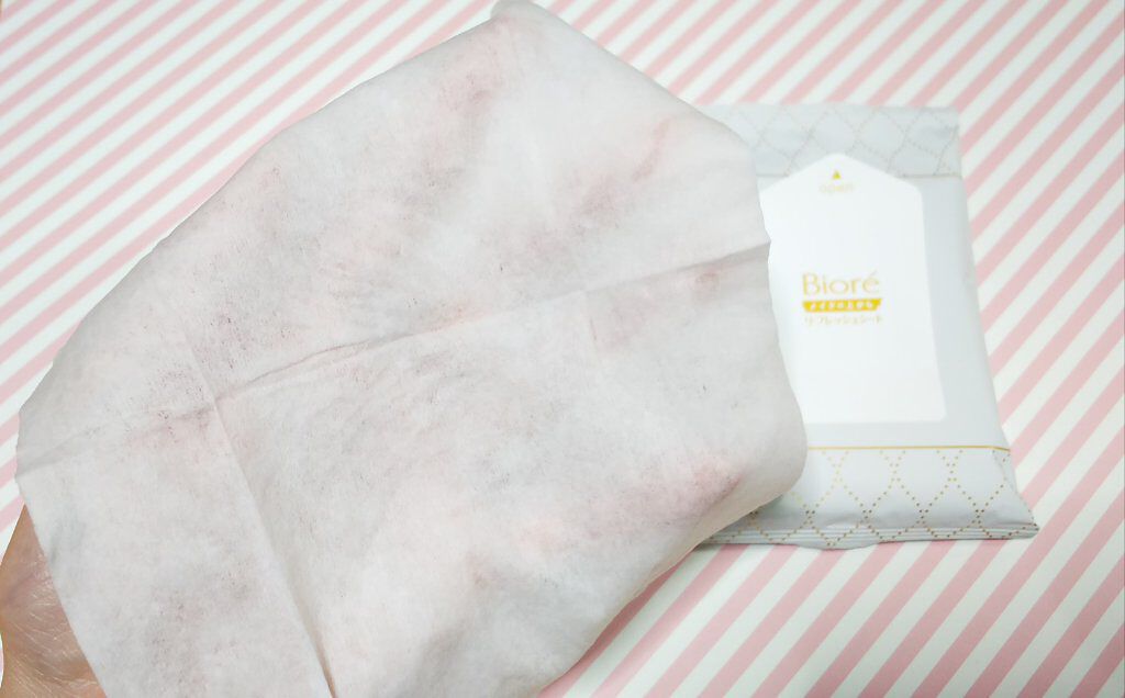 メイクの上からリフレッシュシート/ビオレ/フェイスシートを使ったクチコミ(3枚目)