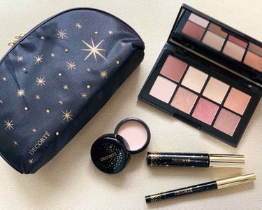 
▽DECORTE' Makeup Collection 2020


今年のコフレの中で多分1番人気だったのでは、
というのがコスメデコルテ。

何だか全体的に今年はコフレ感薄い中
しっかりザ・コフレ