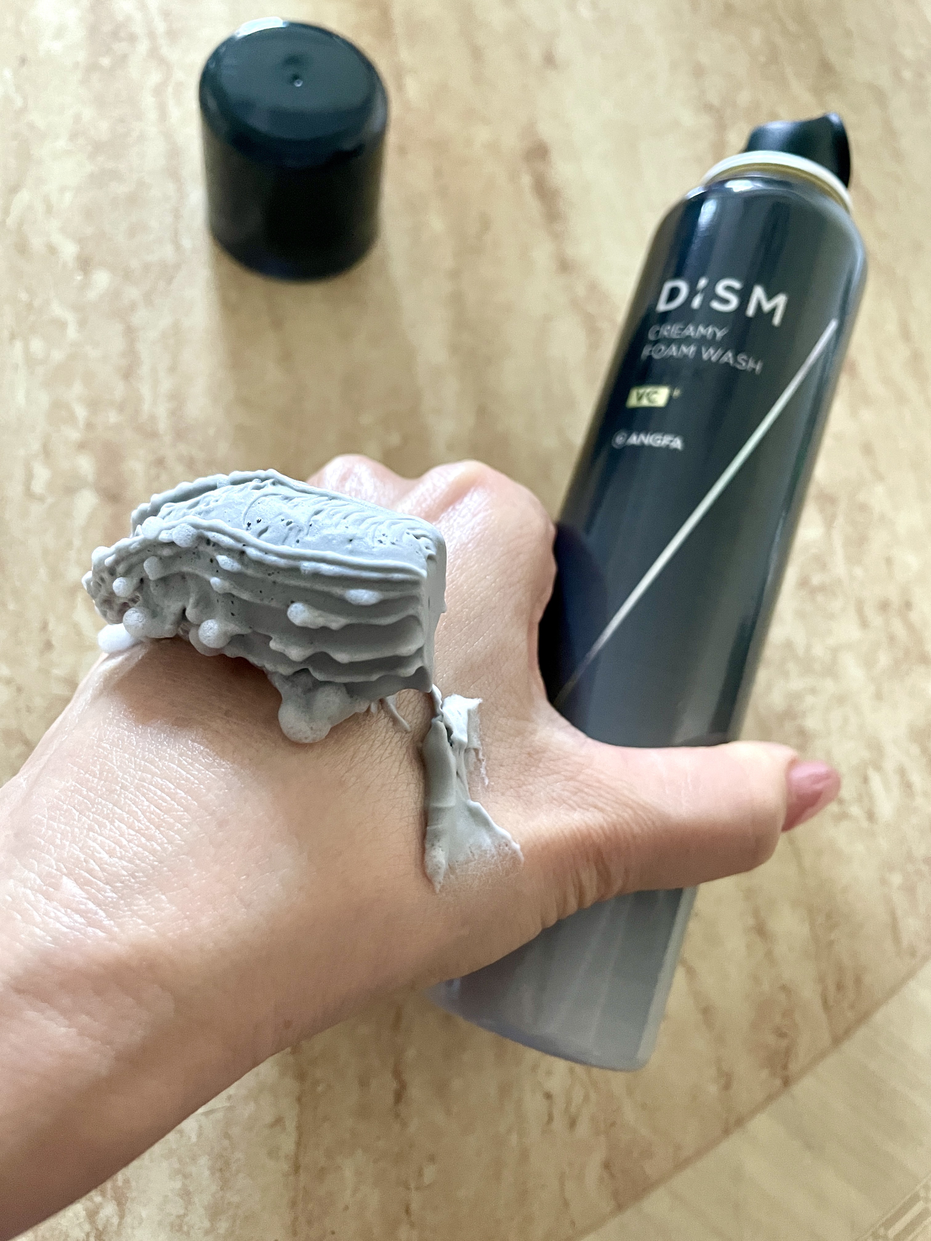 ディズム クリーミーフォームウォッシュ ブラック/DISM/泡洗顔を使ったクチコミ（3枚目）