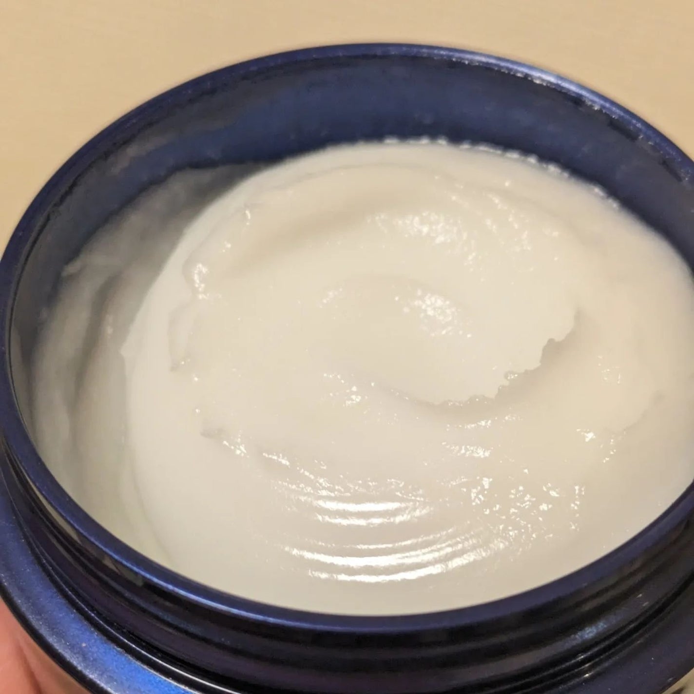 ニベア ロイヤルブルーボディクリーム うるおい密封ケア/ニベア/ボディクリームを使ったクチコミ(2枚目)