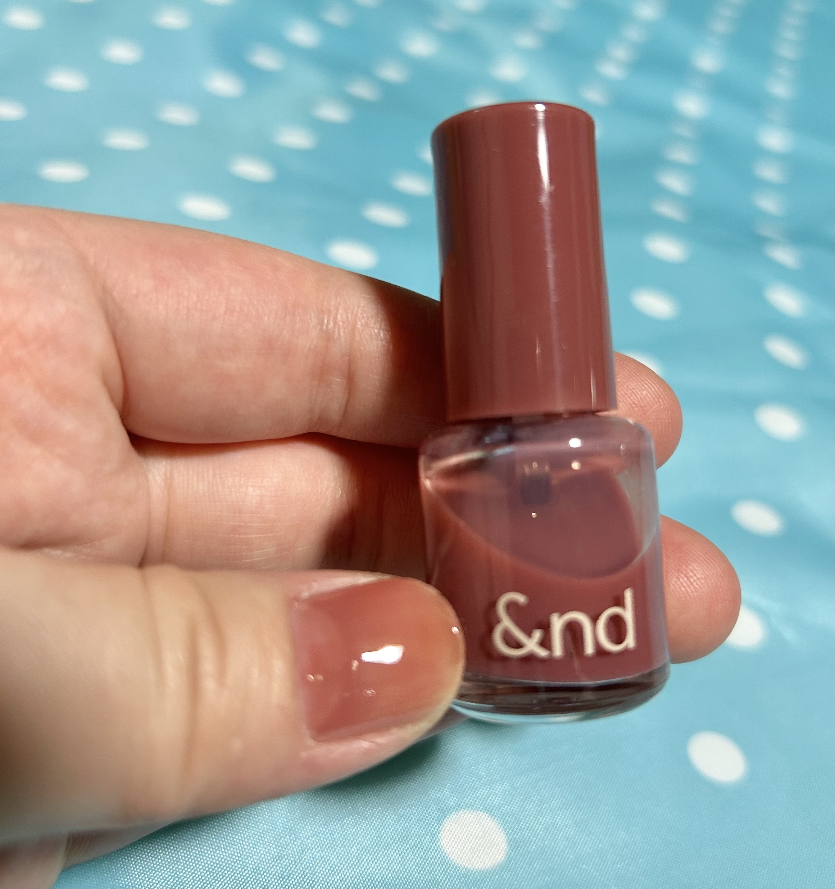 アンドバイロムアンド　グラッシードロップネイル/&nd by rom&nd/マニキュアを使ったクチコミ（1枚目）