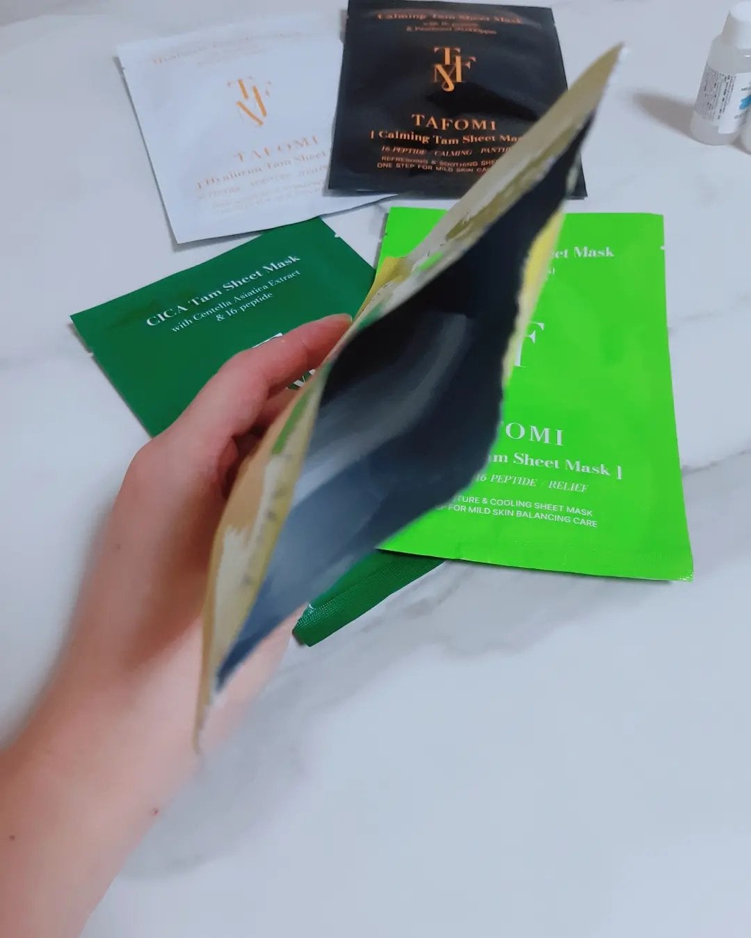 みぃ on LIPS 「お肌のお悩みに合わせてその日の気分に合わせて選べるシートマスク..」(4枚目)