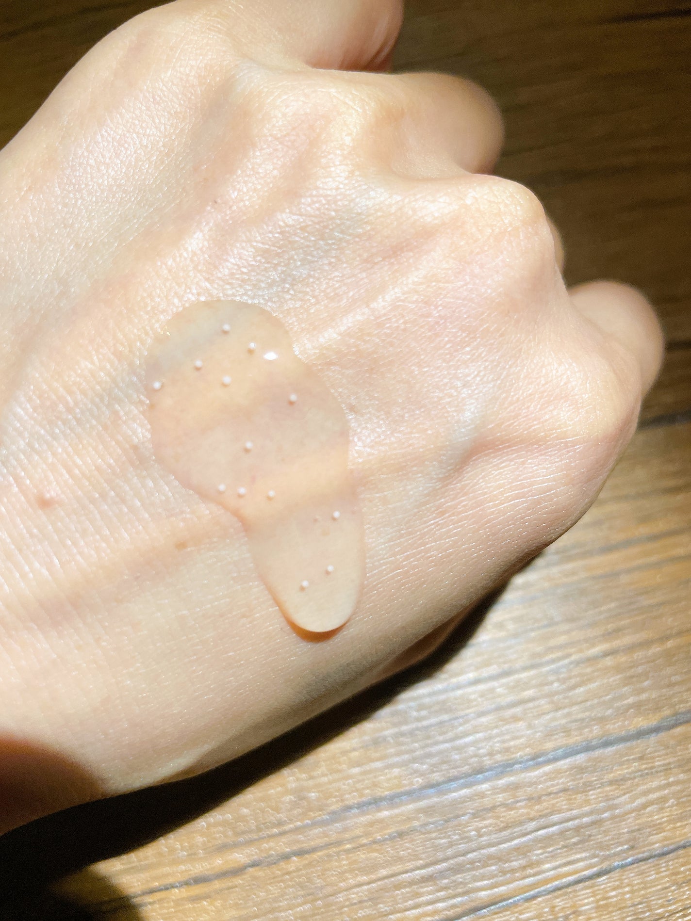 Liiiiiiiiii on LIPS 「とても肌なじみが良い、トーンブライトニングカプセルアンプルです..」(3枚目)