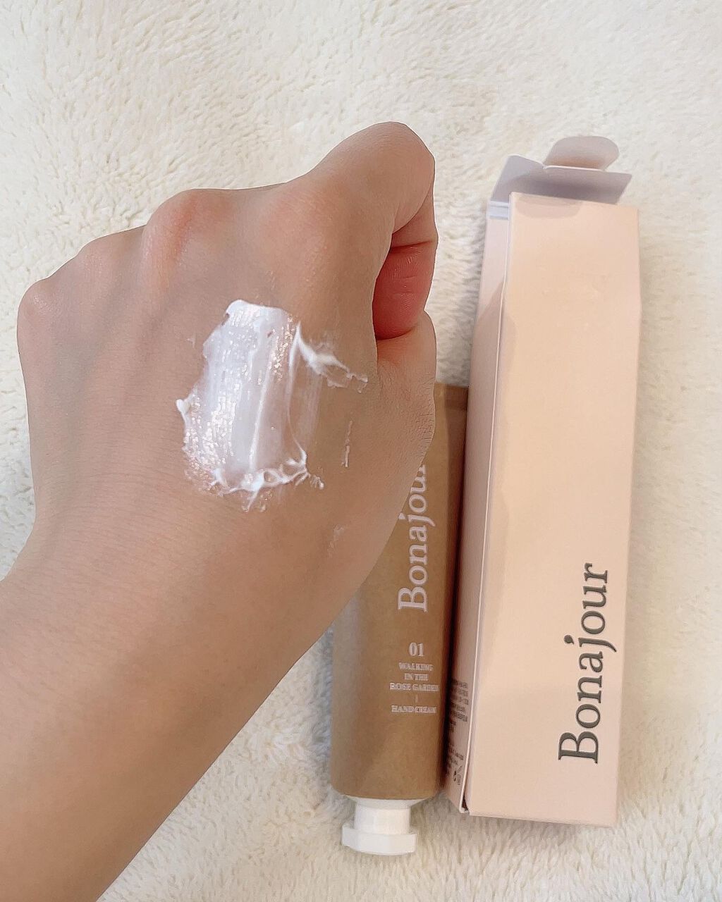 ハンドクリーム 01 ウォーキングインザーローズガーデン/Bonajour/ハンドクリームを使ったクチコミ（3枚目）