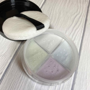 UR GLAM LUXE　4 COLORS FACE POWDER/U R GLAM/ルースパウダーを使ったクチコミ（2枚目）