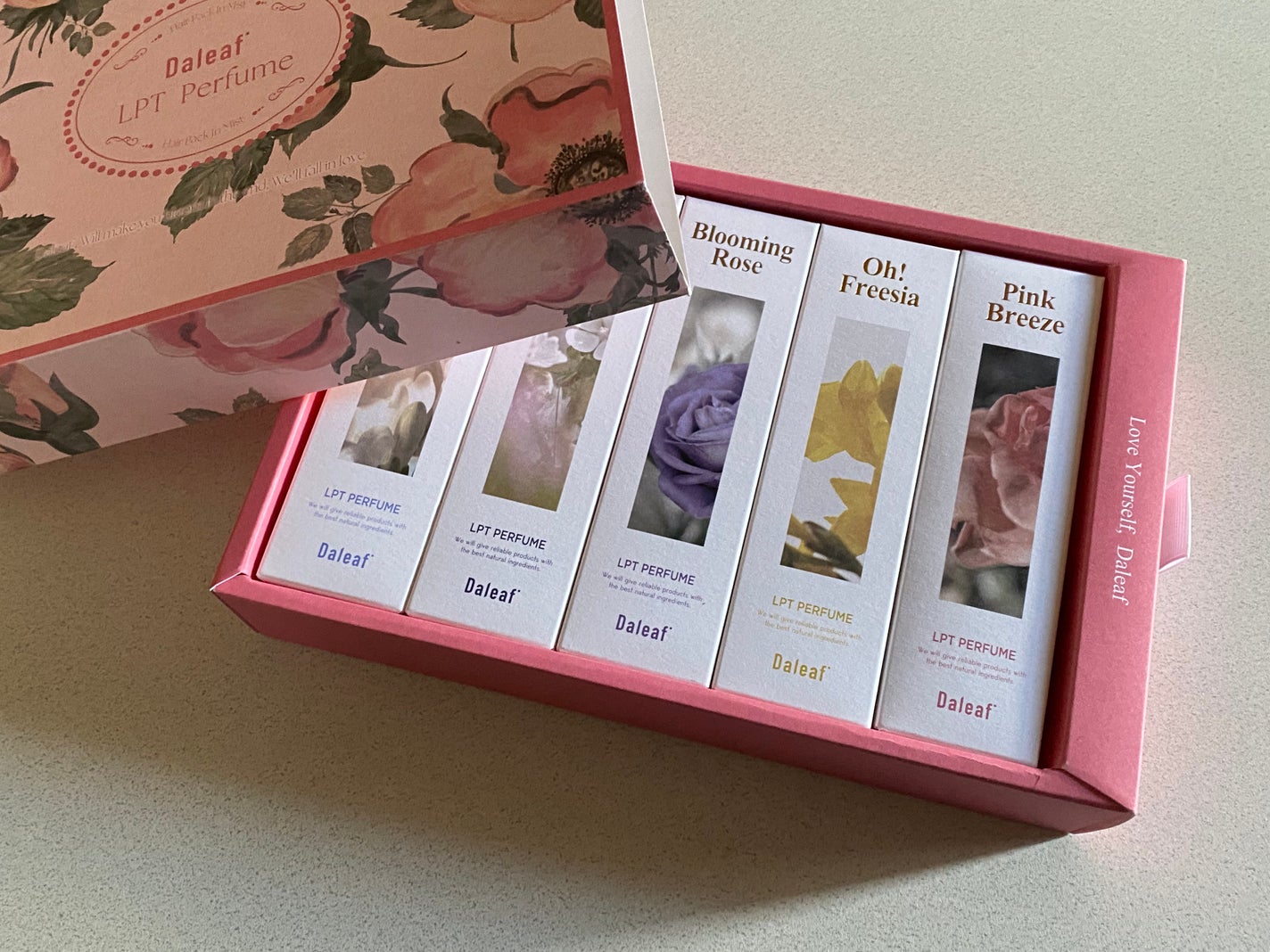 パフュームヘアパックインミスト Pink Breeze/Daleaf/アウトバストリートメントを使ったクチコミ(1枚目)