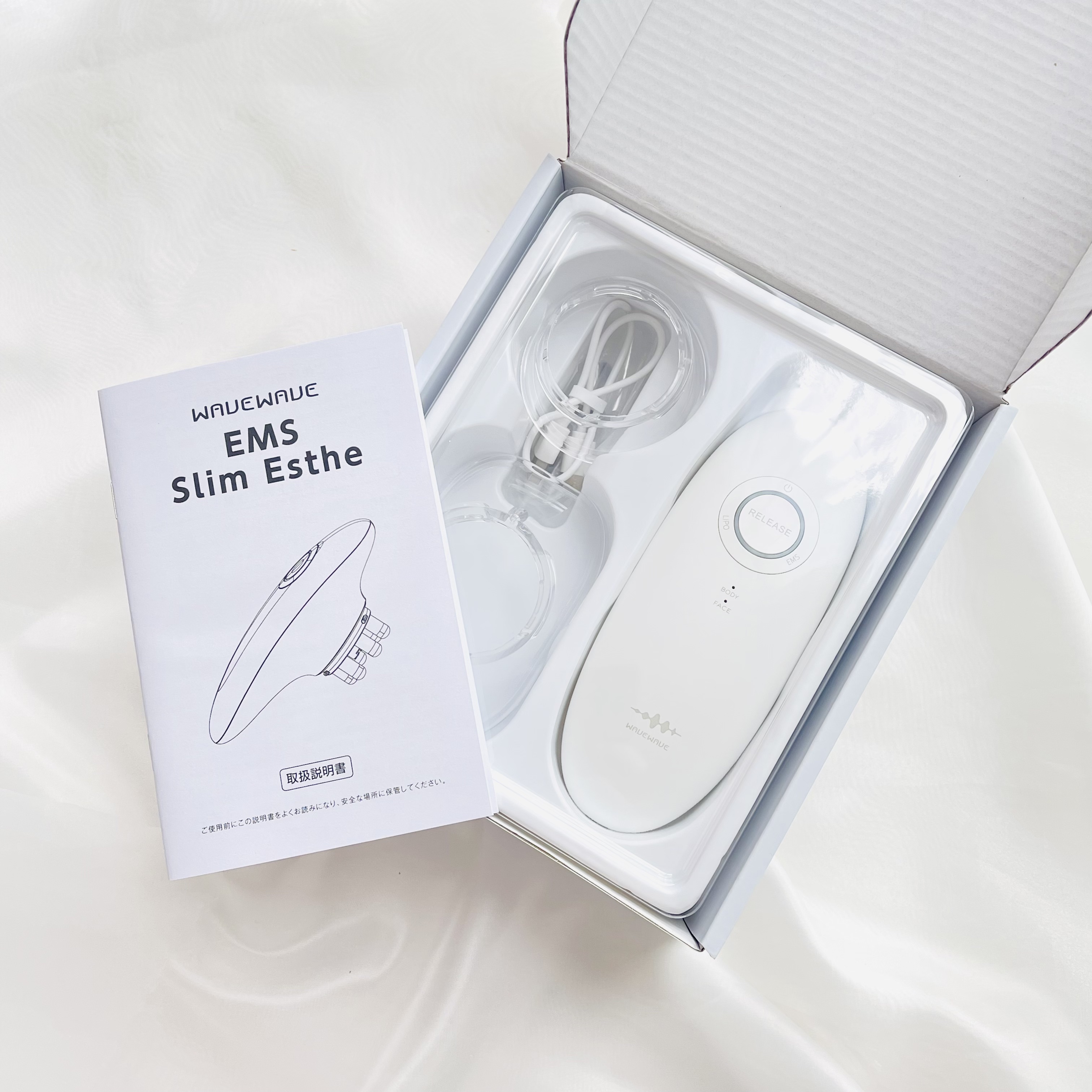 未開封WAVEWAVE EMS Slim Esthe 美容機 吸引 引き締め 新品未開封 WAVEWAVE 美顔器 EMS Slim Esthe EMS ブラシエアー