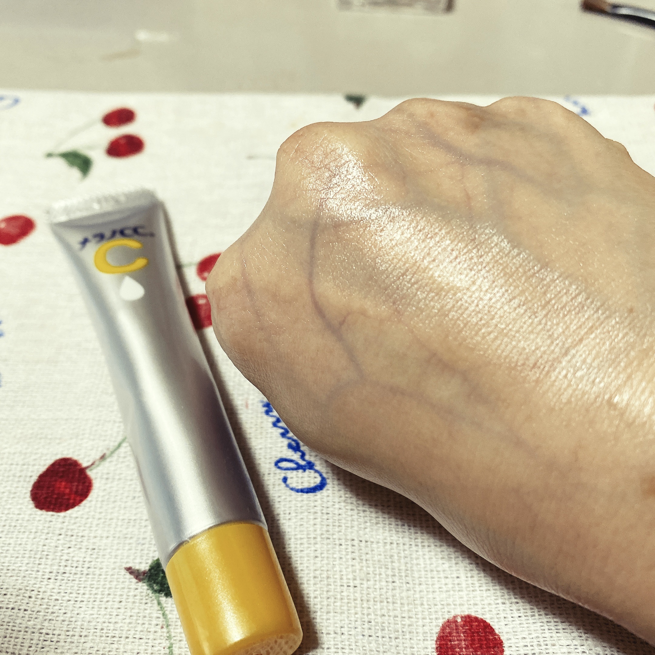 女王のカメオ チーク  01 ヴィクトリア/COLORROSE/パウダーチークを使ったクチコミ（2枚目）