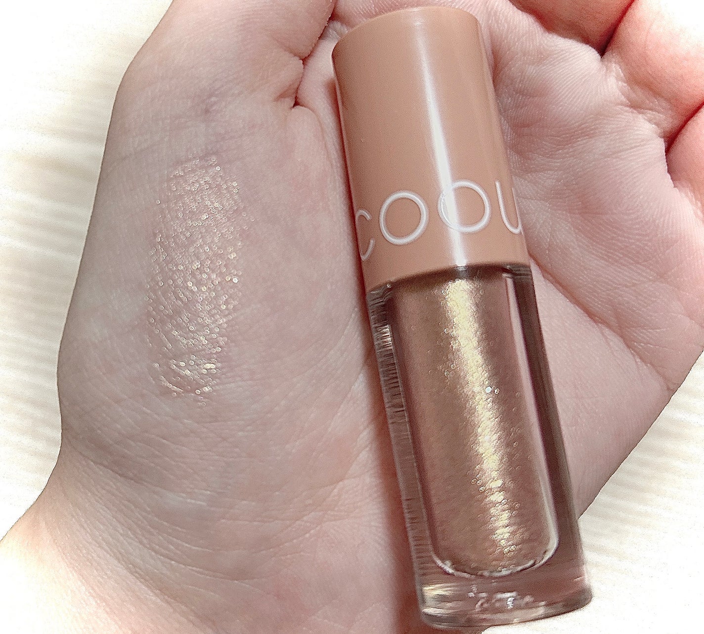 Mei@フォロバ100 on LIPS 「coouリキッドアイシャドウ03ダズリンゴールド話題のDAIS..」(2枚目)