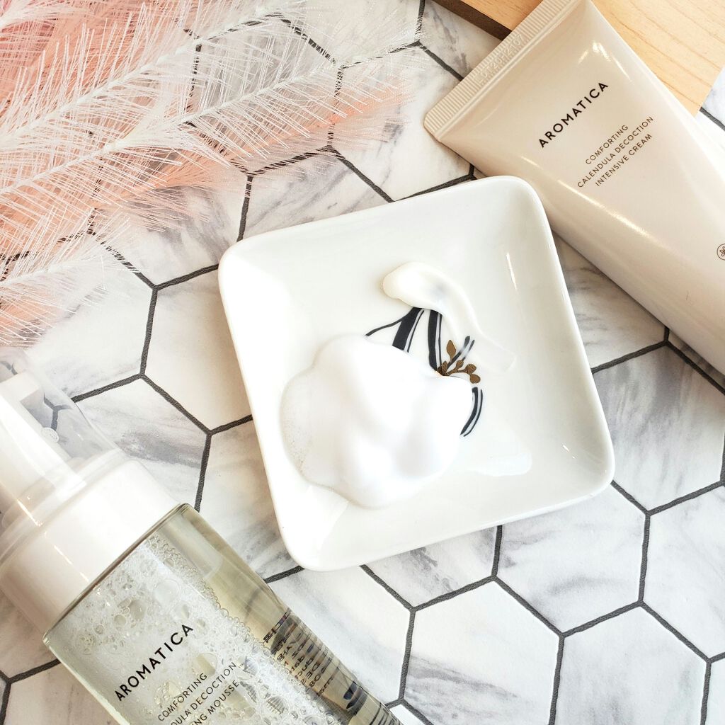 AROMATICA カレンデュラクレンジングムースのクチコミ「＼𝗔𝗥𝗢𝗠𝗔𝗧𝗜𝗖𝗔／
.
2製品をお試しさせて頂いたので本音で
レビューしていきたいと.....」（2枚目）