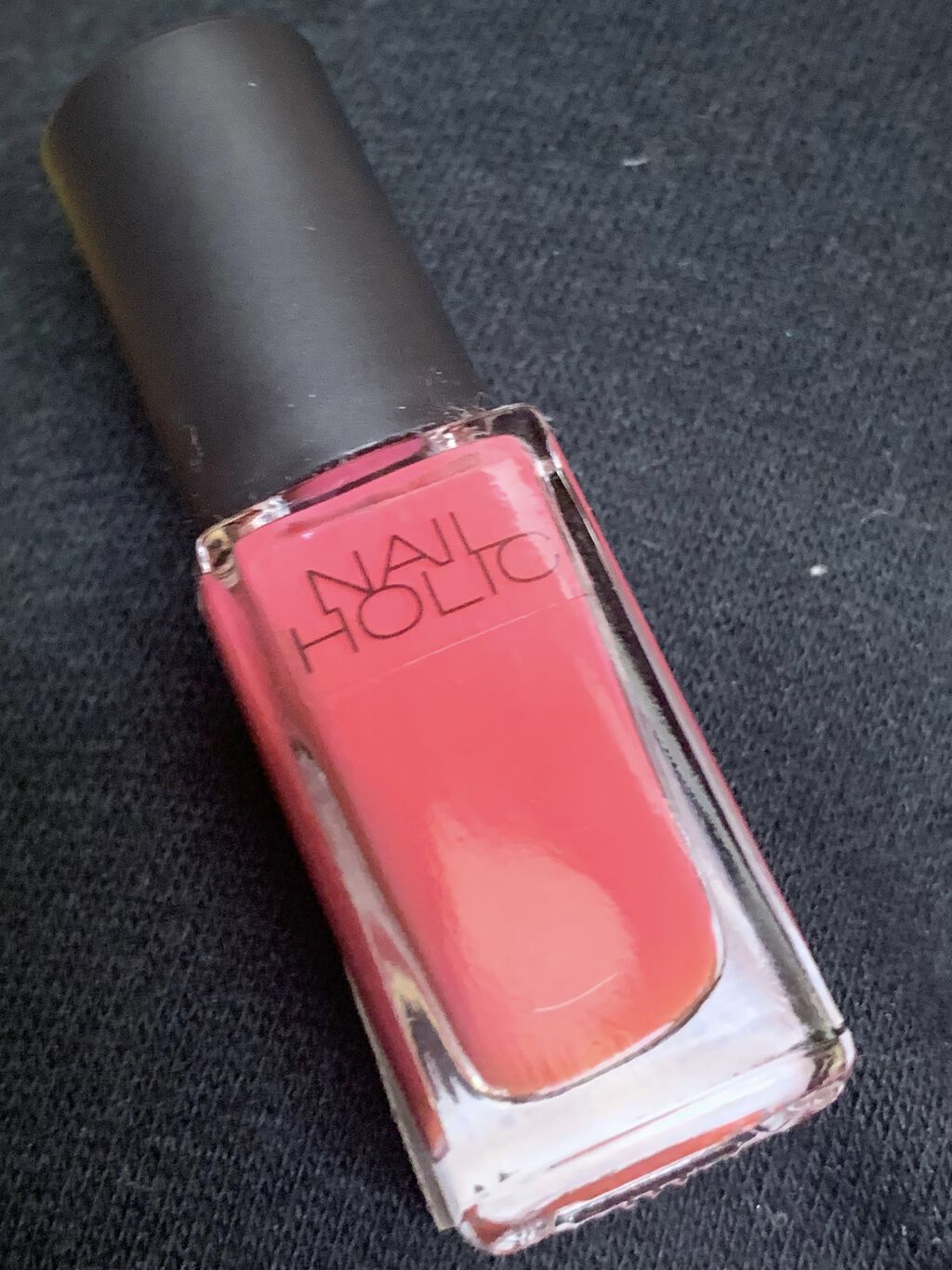 ネイルホリック Vivid color RO601/ネイルホリック/マニキュアを使ったクチコミ（2枚目）