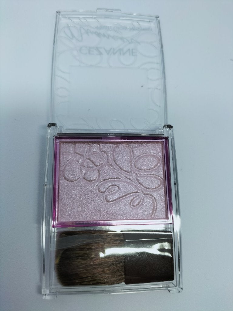 パールグロウニュアンサー/CEZANNE/パウダーハイライトを使ったクチコミ(5枚目)