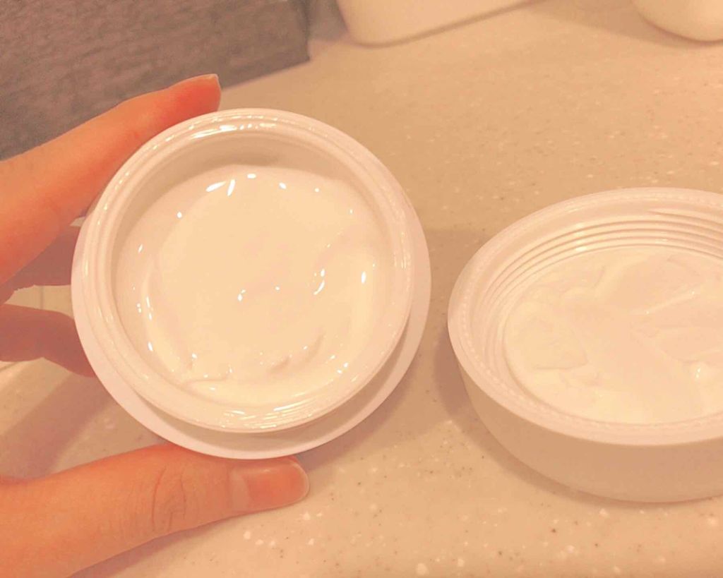 レッツスキン ホワイト ミルククリーム/SHINBEE JAPAN /フェイスクリームを使ったクチコミ（2枚目）