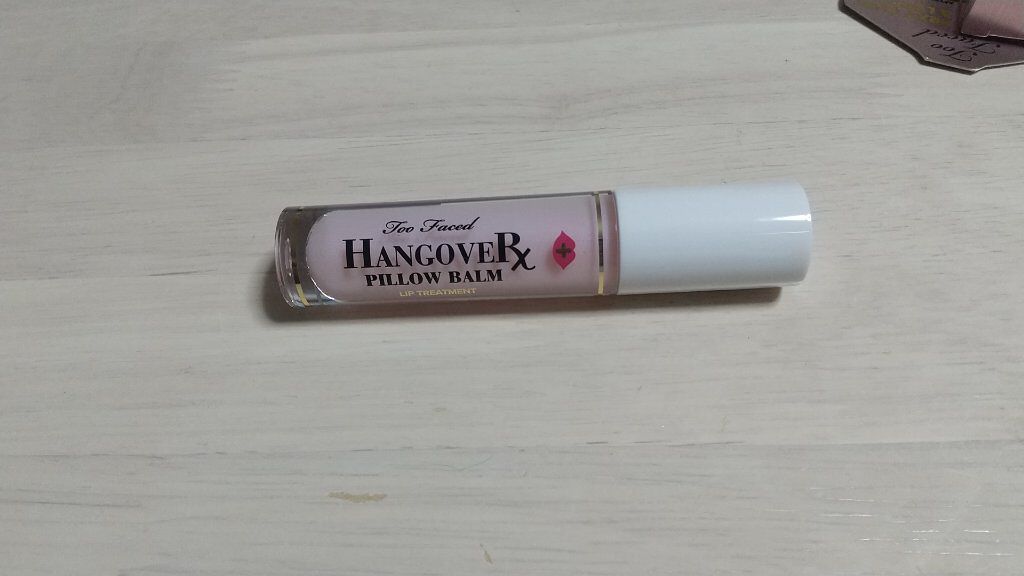 ～トゥー フェイスド ハングオーバー～ ピロー バーム リップ トリートメント/Too Faced/リップ美容液を使ったクチコミ（2枚目）