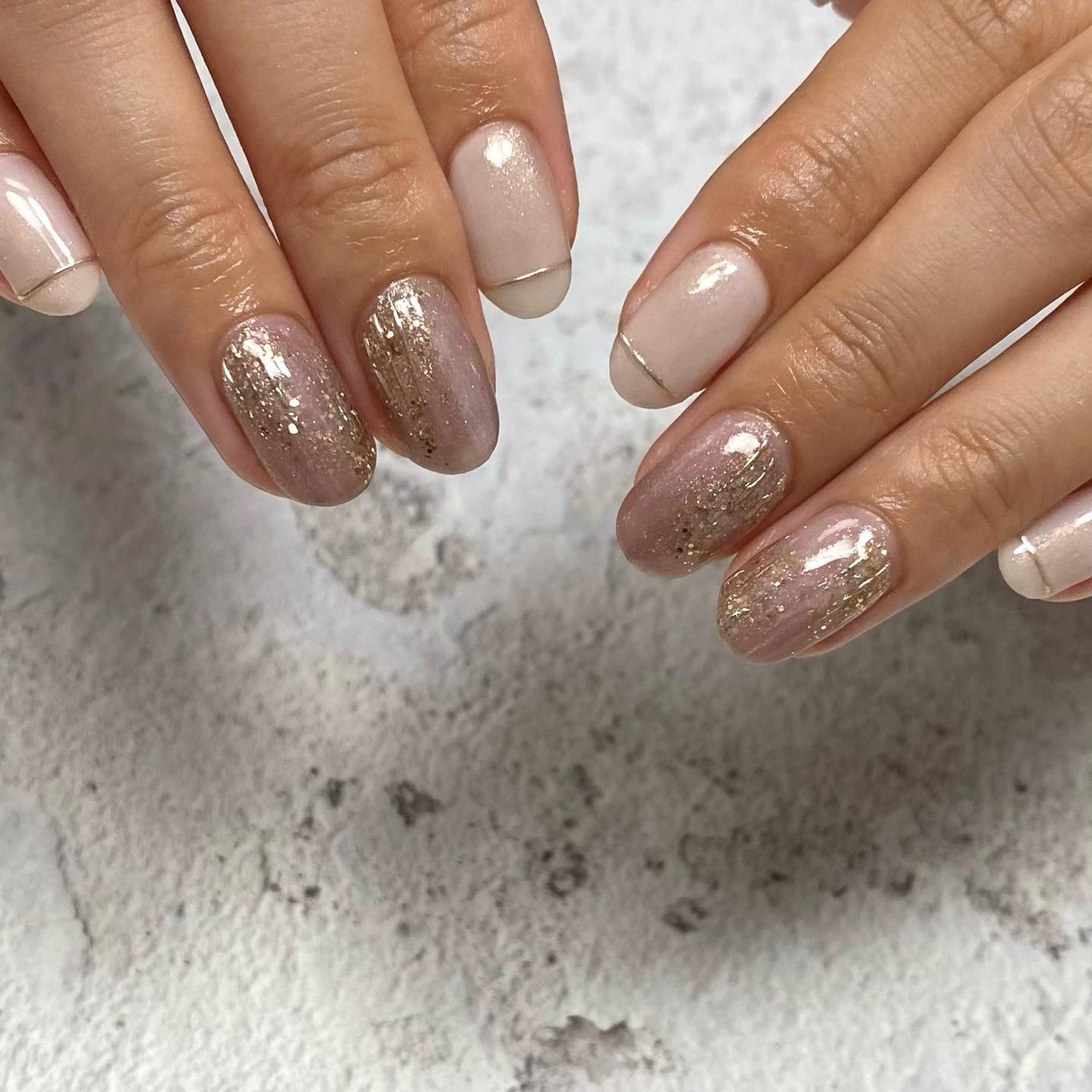 naomi on LIPS 「サンプルより💅お客様ネイル✨グリッター2色とミラーパウダーで..」(1枚目)