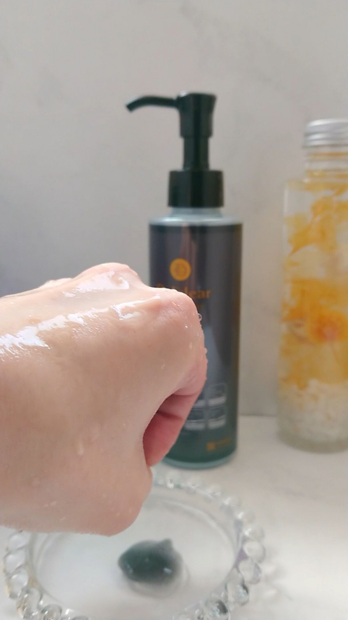 DETクリア ブライト＆ピール ピーリングジェリー＜炭タイプ＞/Detclear/ピーリングを使ったクチコミ（2枚目）