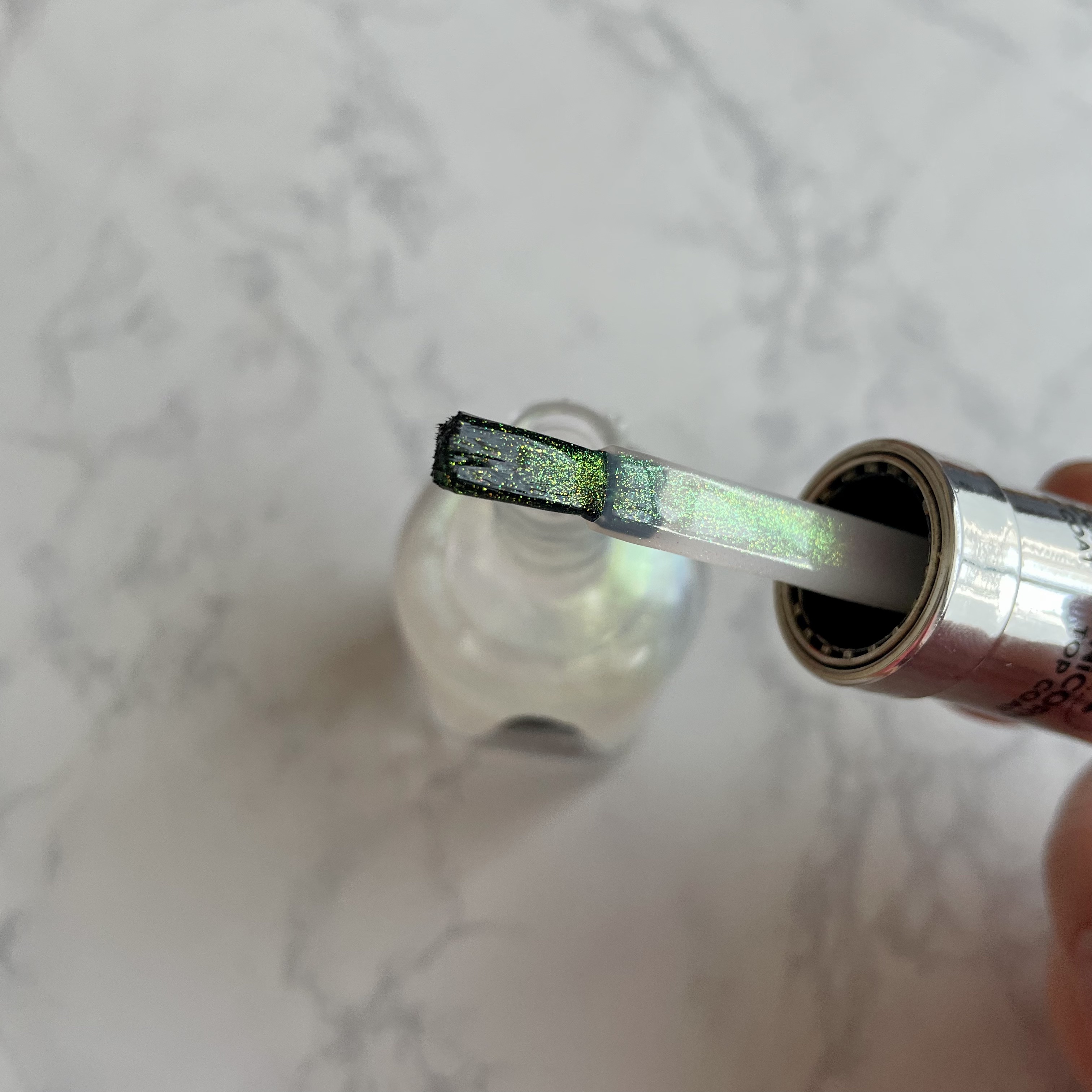 ジェルフィニッシュトップコート/サリーハンセン/ジェルネイルを使ったクチコミ（2枚目）