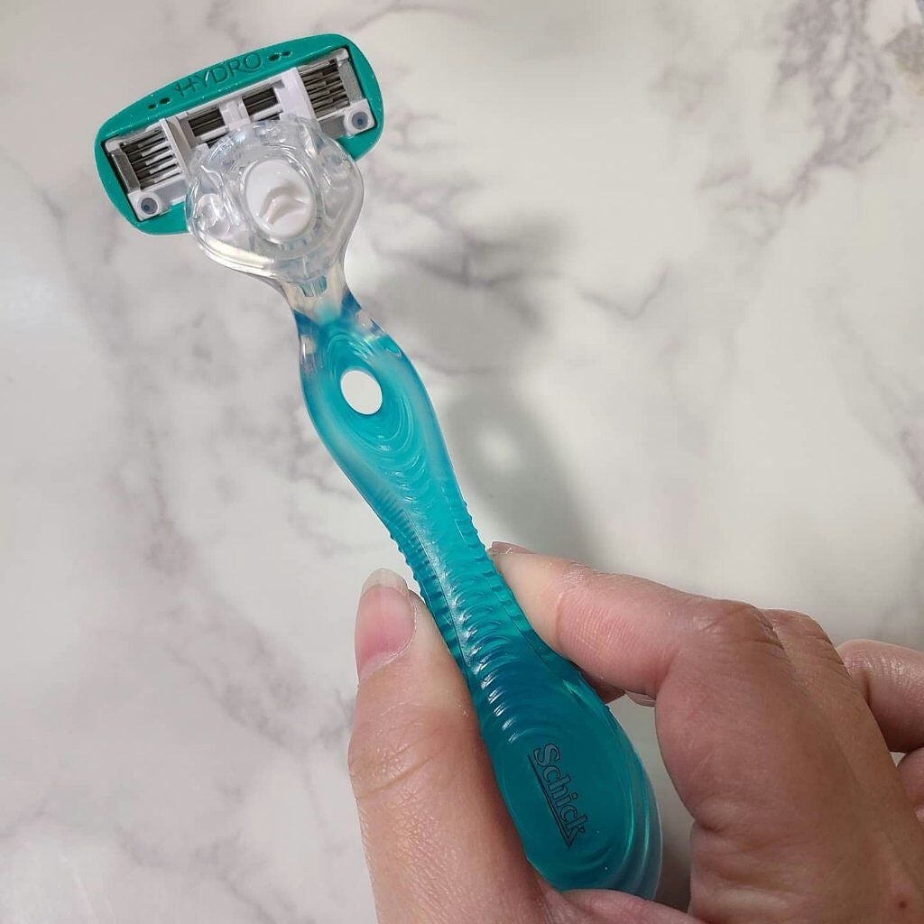 ハイドロシルク 敏感肌用 ホルダー (刃付き+替刃1コ)/ハイドロシルク/シェーバーを使ったクチコミ(2枚目)