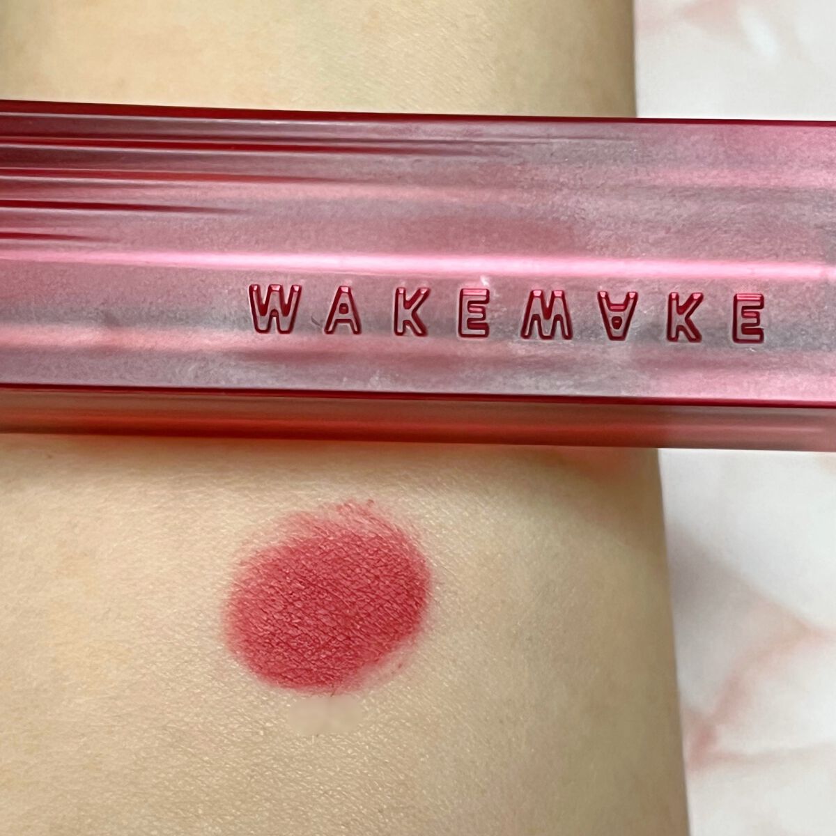 ベルベットブラーリングフィグシングティント/wakemake/リップティントを使ったクチコミ（2枚目）