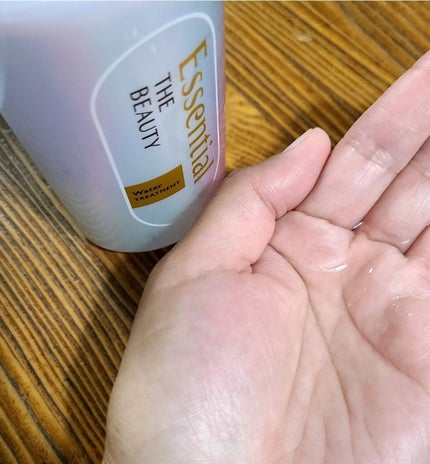 エッセンシャル プレミアム ウォータートリートメント EXスムース/エッセンシャル/アウトバストリートメントを使ったクチコミ(2枚目)