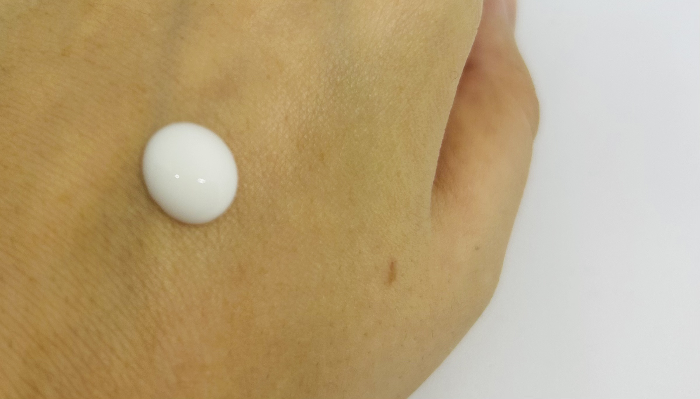 白潤プレミアム 薬用浸透美白乳液/肌ラボ/乳液を使ったクチコミ（3枚目）