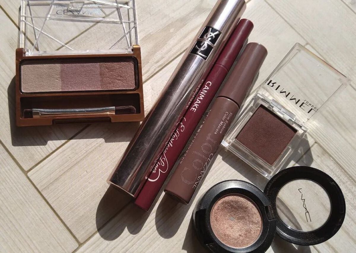 ワンダー キューブ アイシャドウ マット/リンメル ロンドン/単色アイシャドウを使ったクチコミ(1枚目)