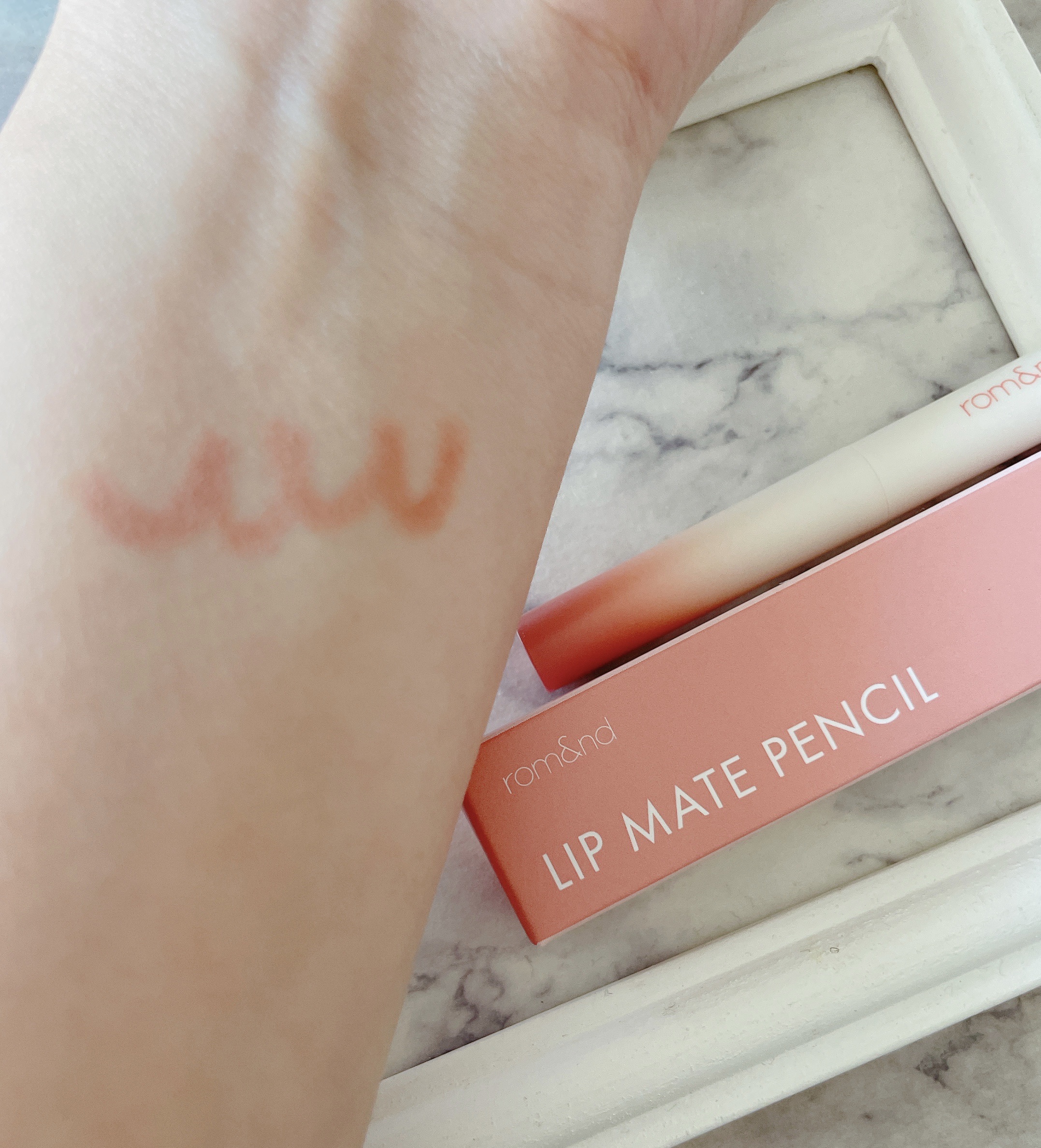 アディクション　リップ セラム ティント 002 Sunday Nude/ADDICTION/リップティントを使ったクチコミ（3枚目）