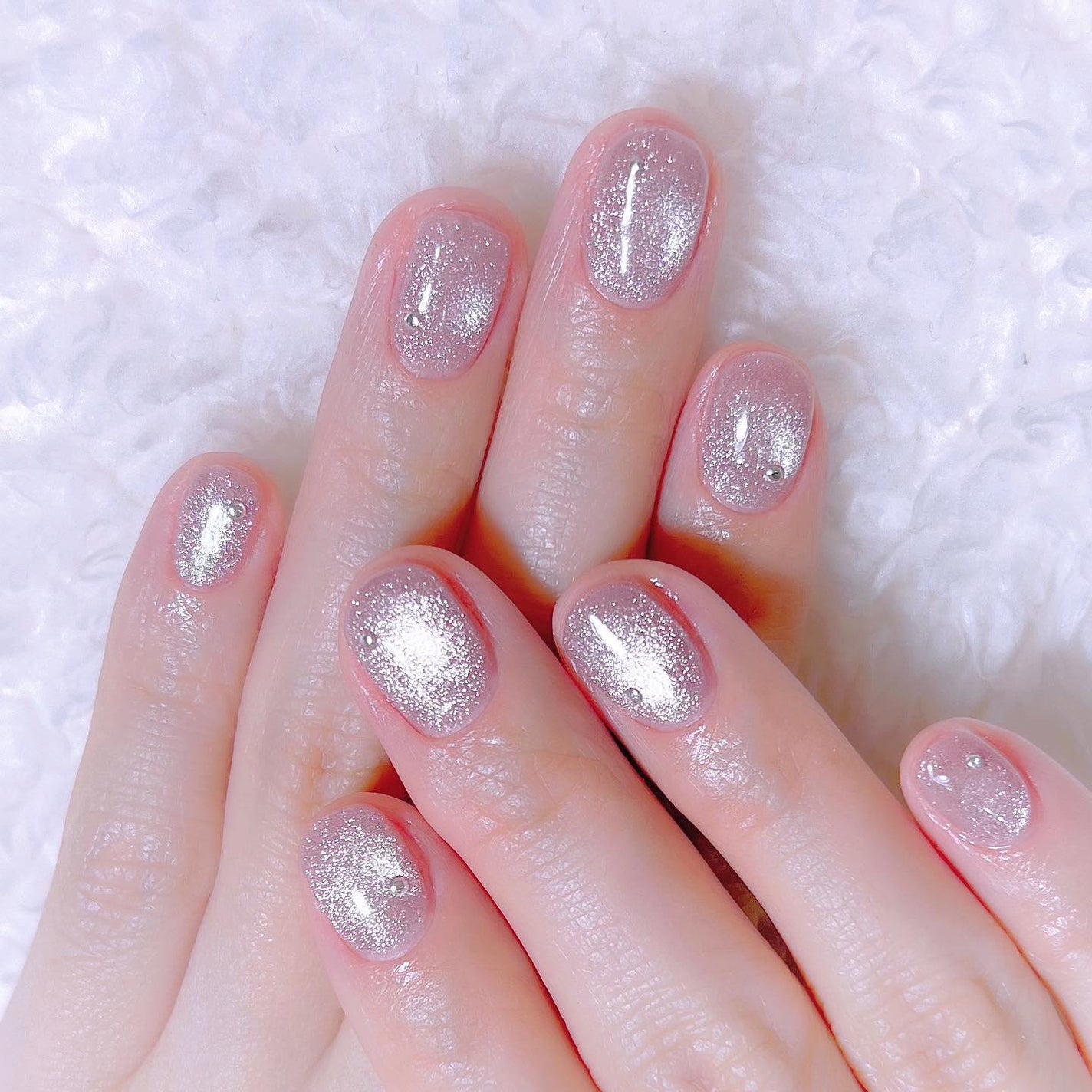 なかやまちえこ on LIPS 「くすみピンクのマグネットネイル💅⠀⠀@chapon_930⠀肌..」(2枚目)