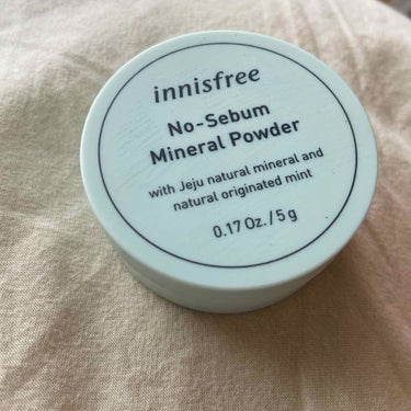 innisfree
ノーセバム ミネラルパウダー

バズっていたので購入

さらさらになる！
でも、個人的には乾燥したかも、、

眉毛描く前に軽く叩くととても描きやすいので
部分使いに良いかもしれません