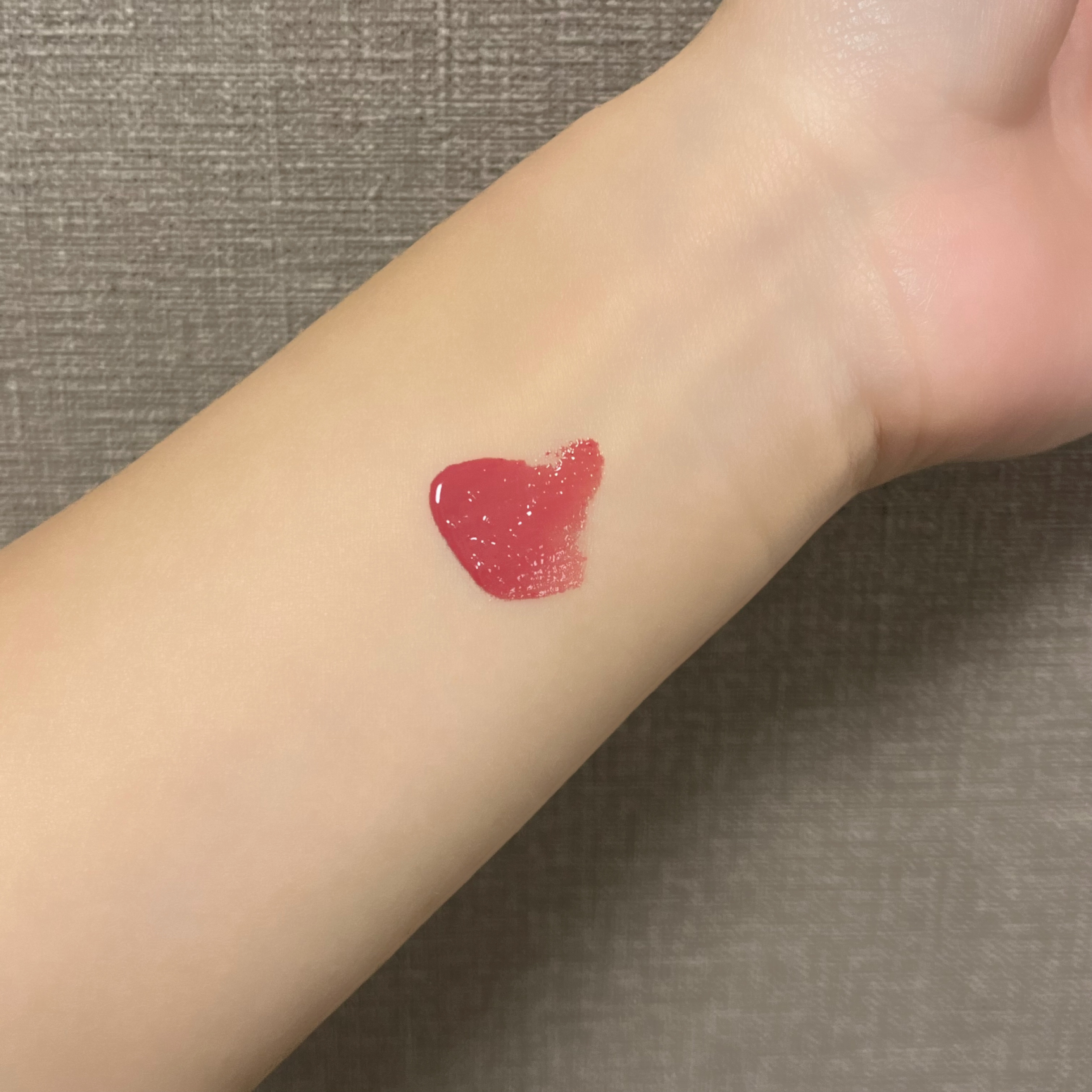 ジェリーイングヌードグロス 302 ぶどうリング/Laka/リップグロスを使ったクチコミ（2枚目）