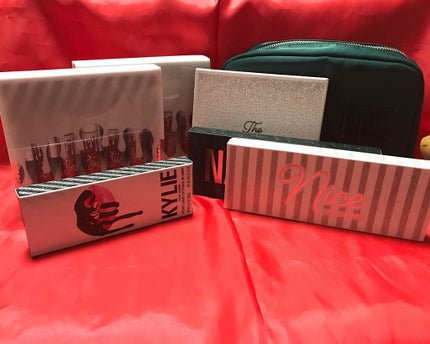 ホリディーコレクション/Kylie Cosmetics/メイクアップキットを使ったクチコミ(1枚目)