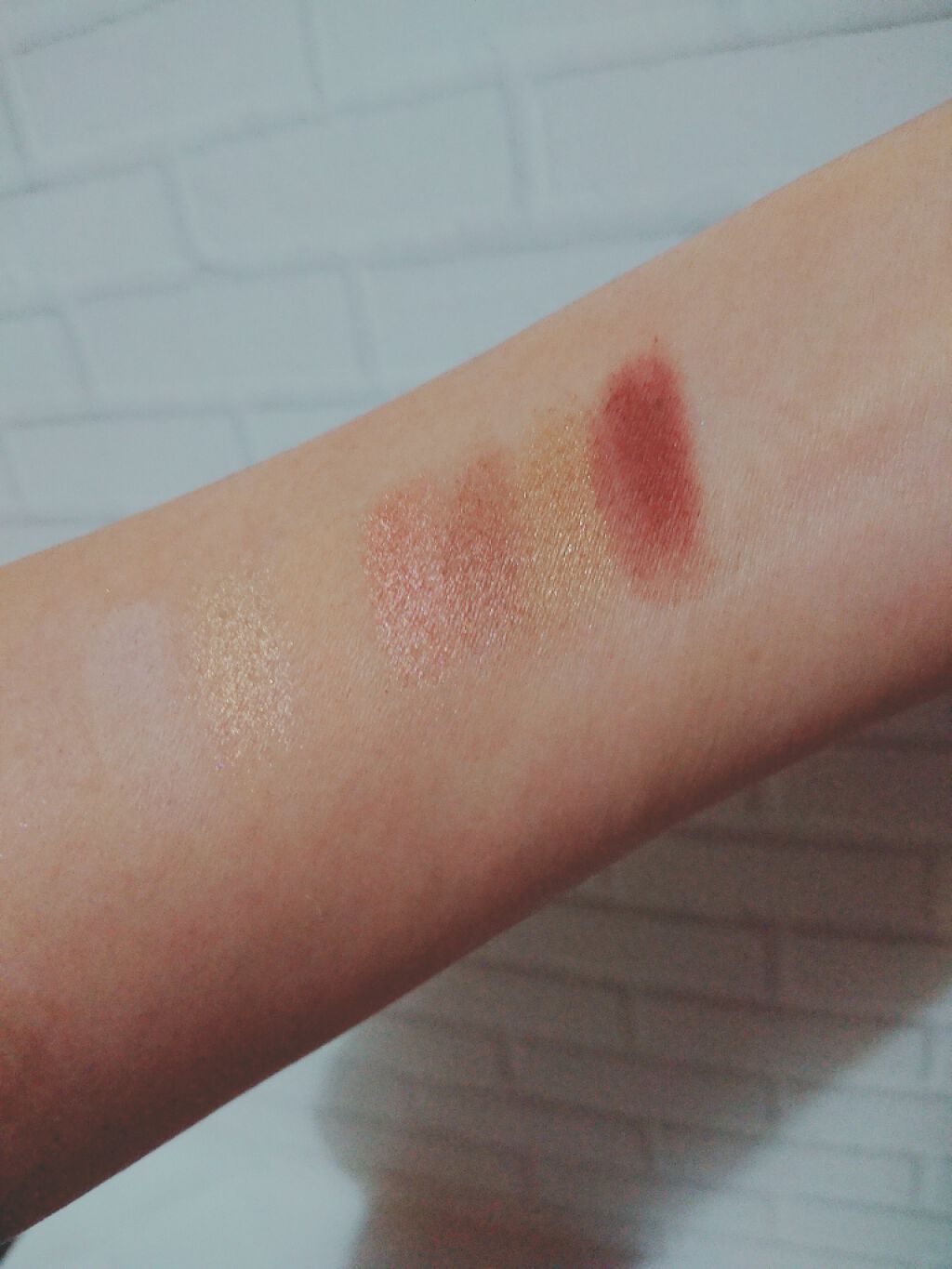 プロボカティブプレストピグメントパレット/ W7/アイシャドウパレットを使ったクチコミ(3枚目)