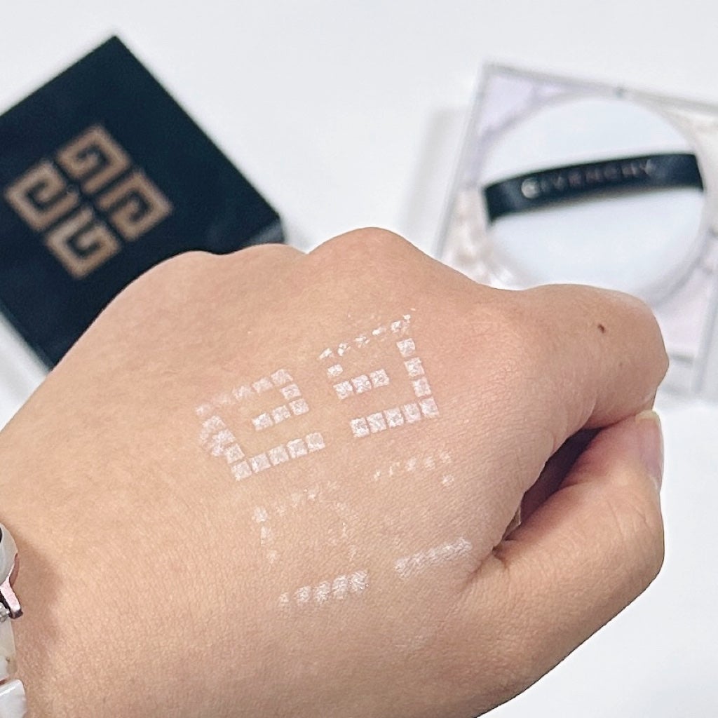 プリズム・リーブル/GIVENCHY/ルースパウダーを使ったクチコミ(4枚目)