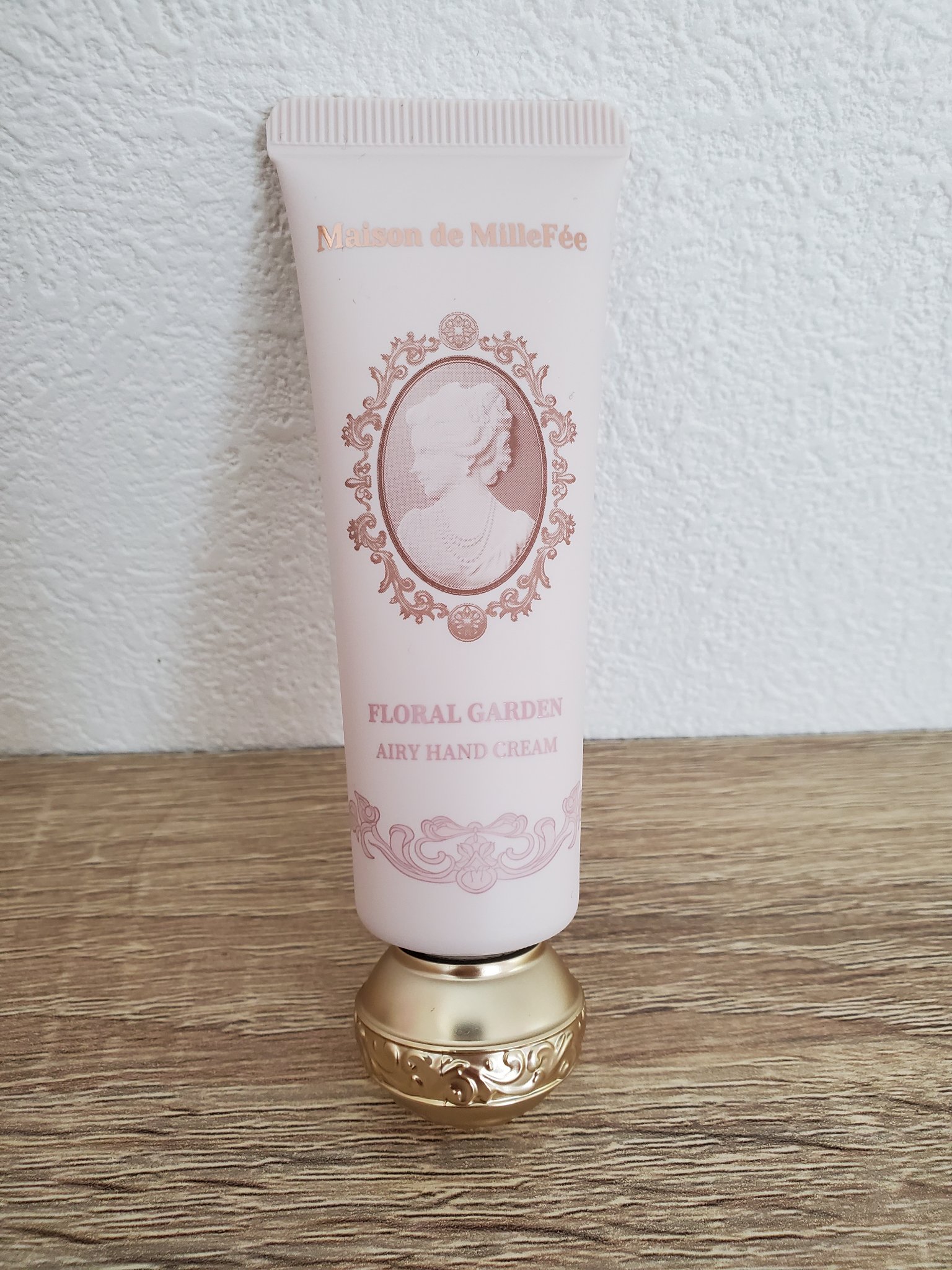 Maison de MilleFée エアリーハンドクリーム フローラルガーデン 01 フローラルガーデン/MilleFée/ハンドクリームを使ったクチコミ（1枚目）