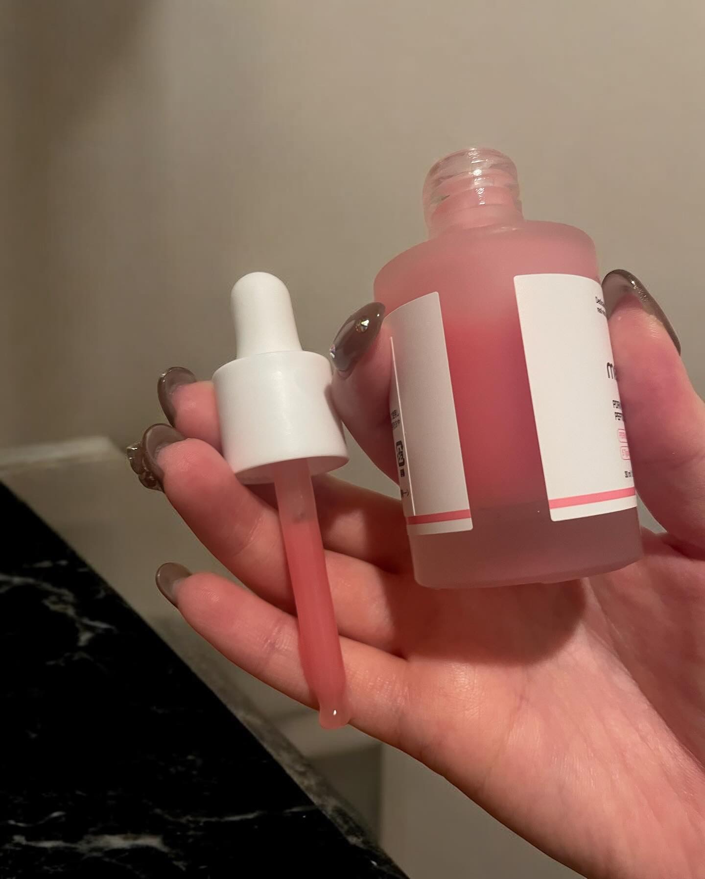 PDRNピンクアンプル PDRN 10,000ppm配合/MEDICUBE/美容液を使ったクチコミ（3枚目）