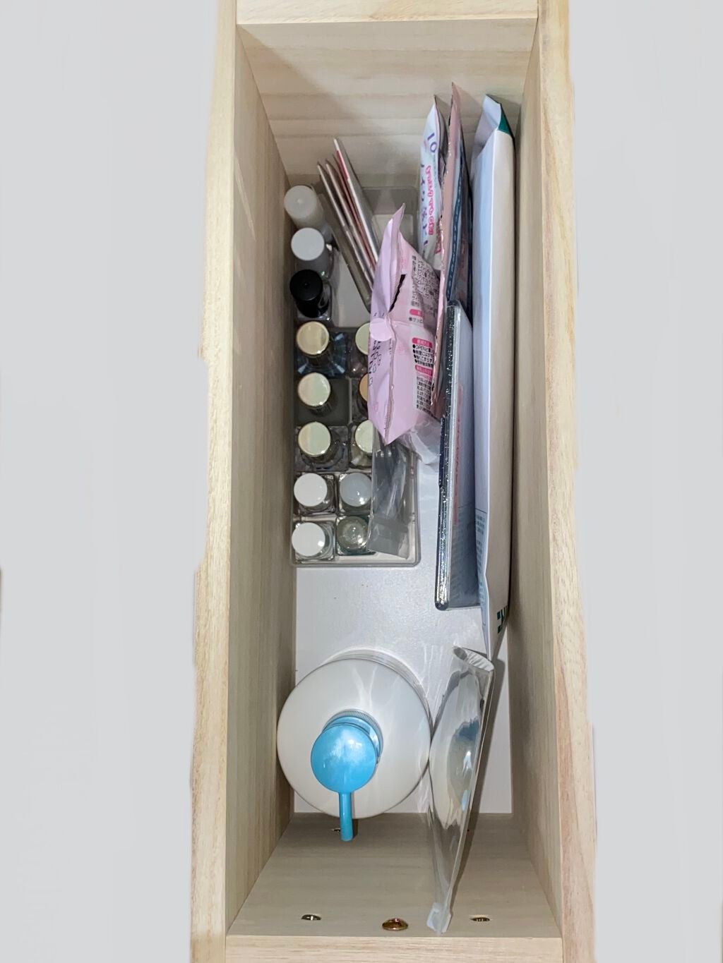 white on LIPS 「今日は17回目の投稿です❗️2020年 ありがとうございました..」(5枚目)