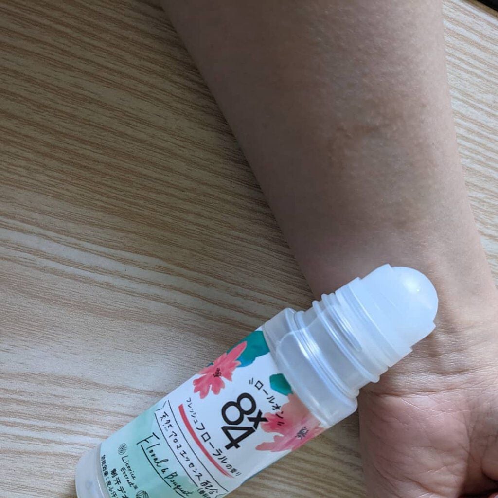 ロールオン フレッシュフローラルの香り/8x4/デオドラント・制汗剤を使ったクチコミ(3枚目)