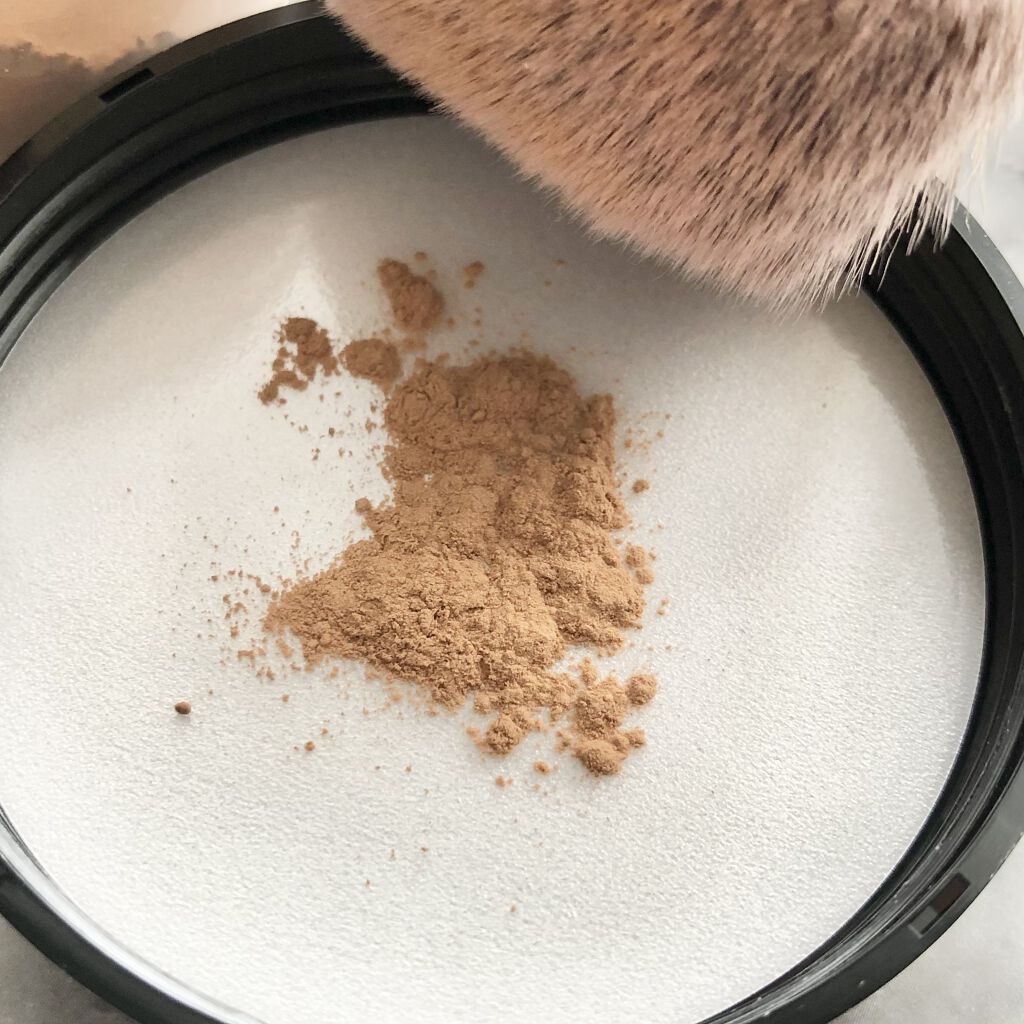 フィニッシングパウダー/チャコット・コスメティクス/ルースパウダーを使ったクチコミ（2枚目）