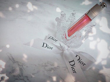 
🌹やみつきになる清涼感🌹リピ1
Dior  アディクト リップ マキシマイザー 010 ホロピンク
お値段 4070円(税込)

以前友人から001番の物を頂き、気に入ったので今回は違う色味を購入して