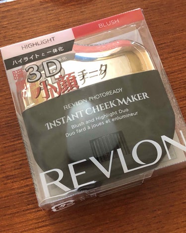 Revlon 3D小顔チーク☆

ハイライトとチークがセットになっていて
使いやすいかな〜と思い購入しました☆

お色は001ばんっ！

スルスル塗れるので良いのですが、
色が濃くつくかなぁ〜と思いまし