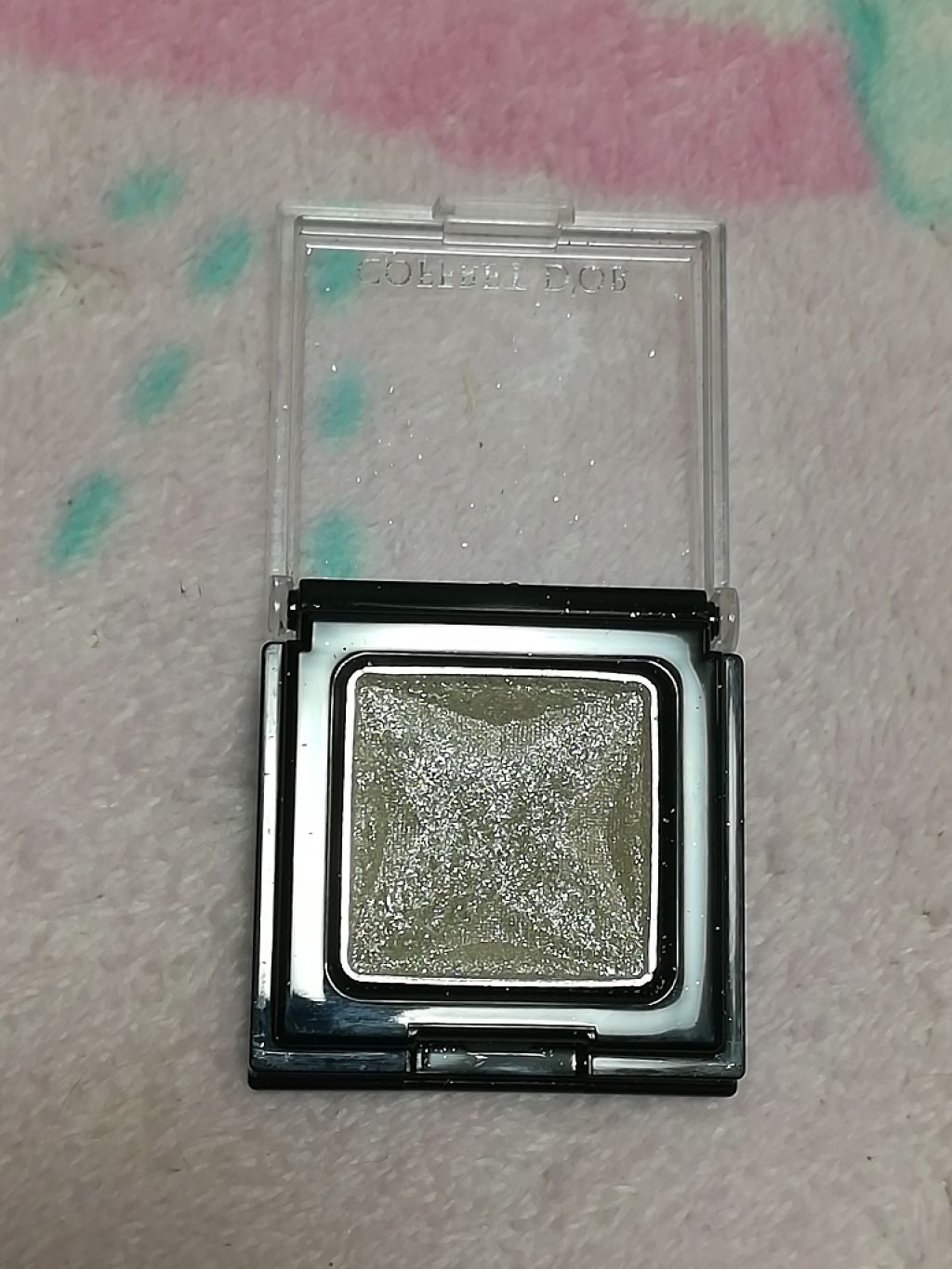 アイカラー/コフレドール/単色アイシャドウを使ったクチコミ（3枚目）