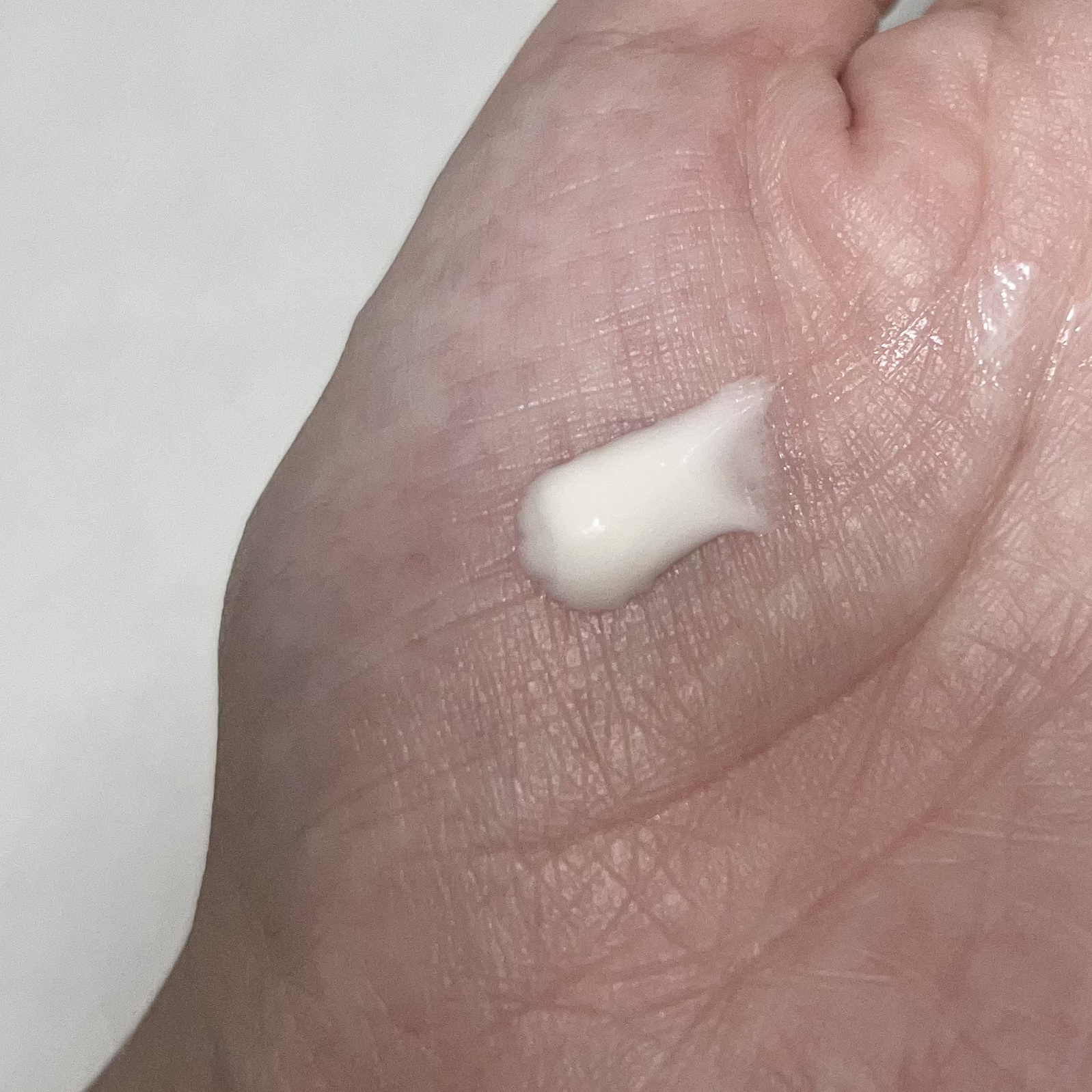 UV  アスリズム　スキンプロテクトエッセンス/ビオレ/日焼け止めローションを使ったクチコミ（3枚目）