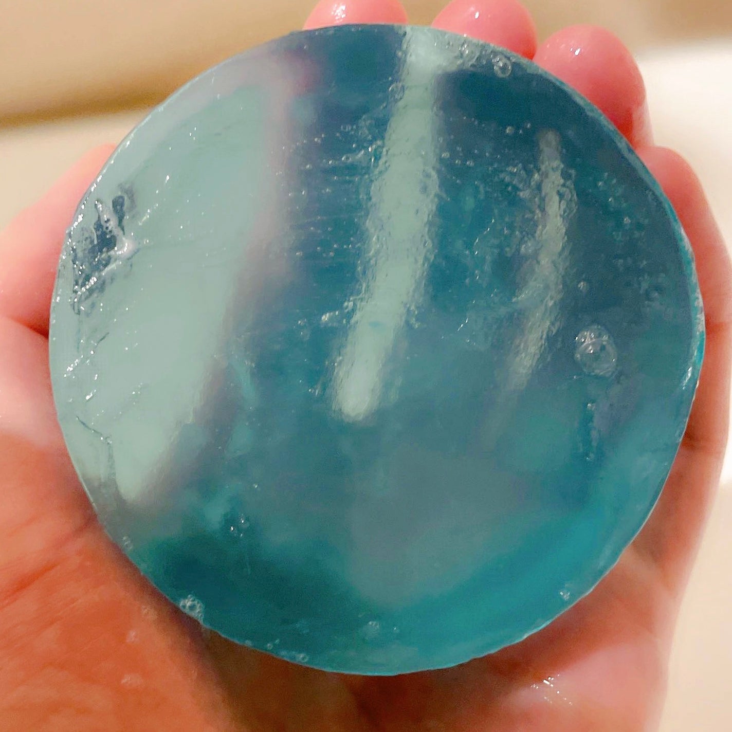 パロサント香る濃密泡のナイアシンアミド+セラミド配合クリアソープ/ユゼ化粧品/洗顔石鹸を使ったクチコミ(4枚目)