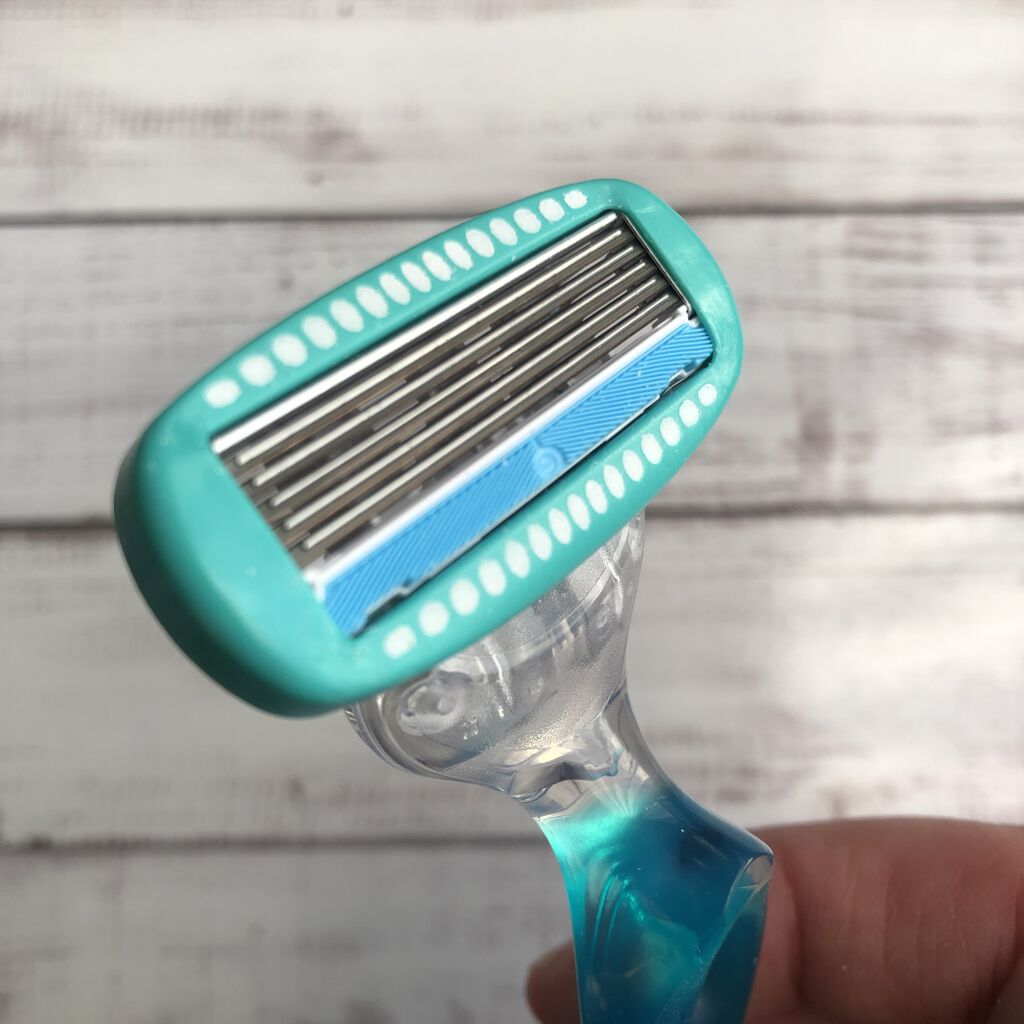 ハイドロシルク 敏感肌用 ホルダー （刃付き＋替刃１コ）/ハイドロシルク/シェーバーを使ったクチコミ（2枚目）