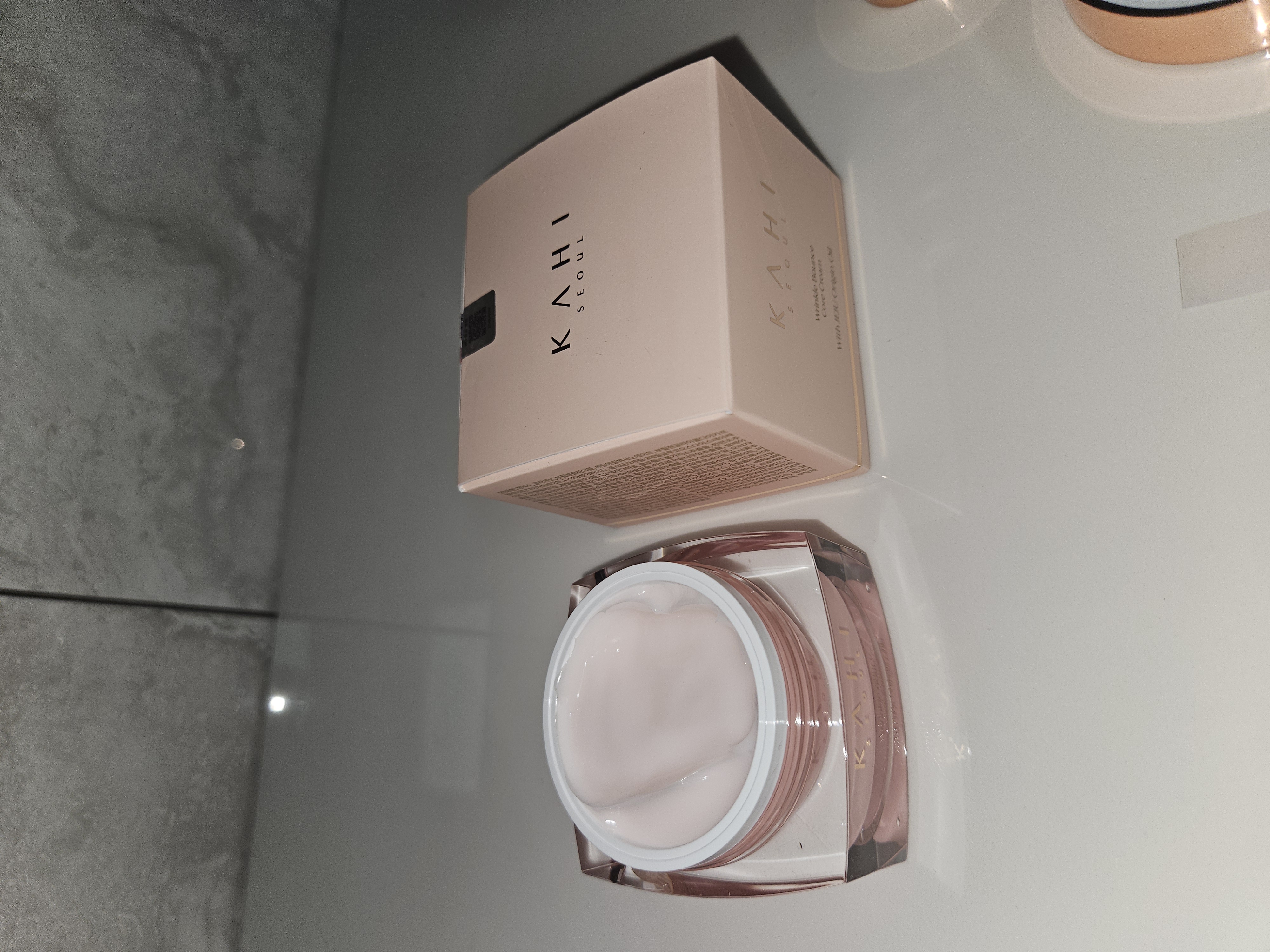 WRバウンスコアクリーム/KAHI/フェイスクリームを使ったクチコミ（2枚目）