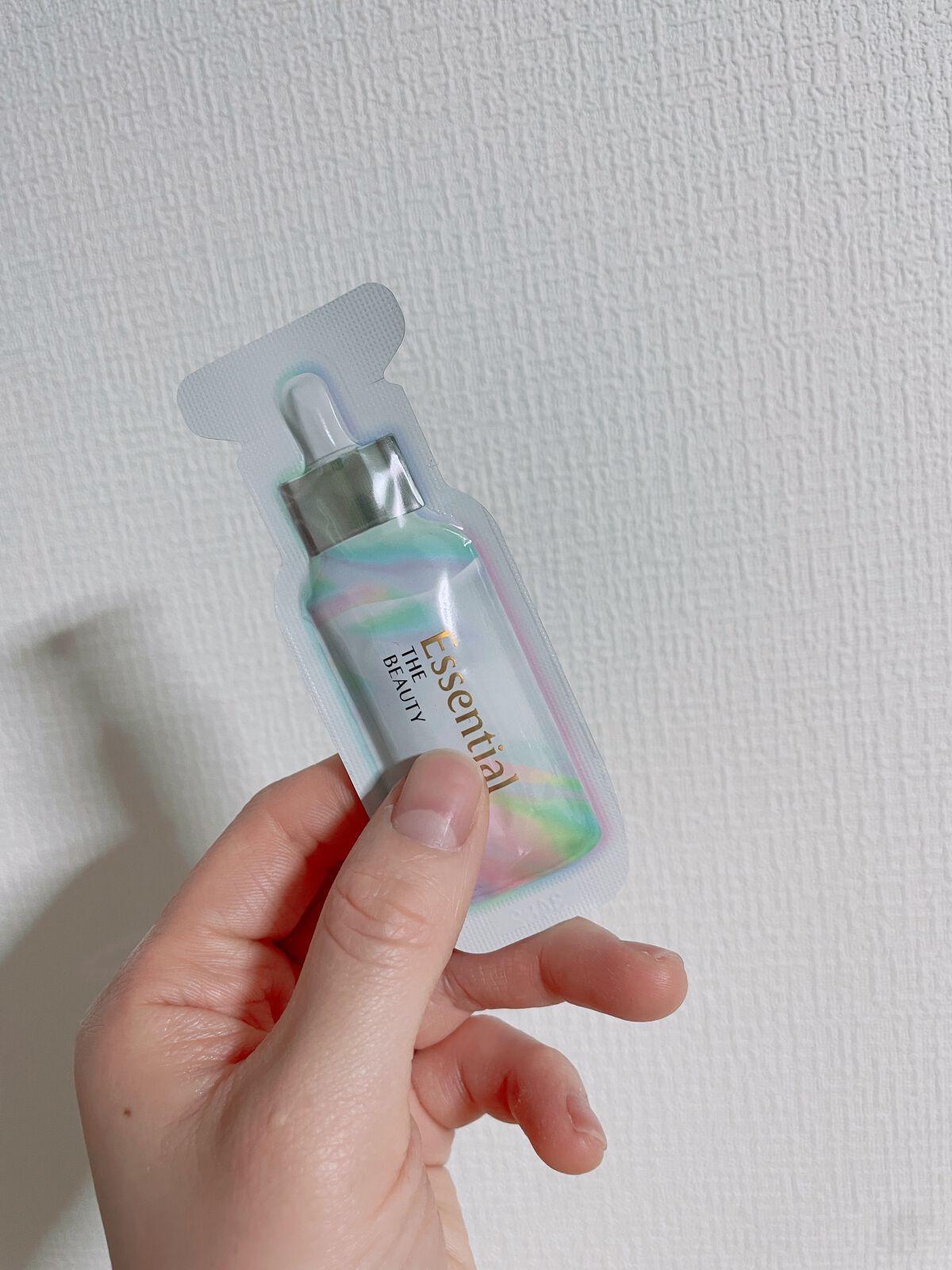 

※寝ぼけて編集途中で投稿してしまいました😂

今回はエッセンシャルさんからエッセンシャルザビューティ うるツヤチャージヘアパックを頂きました！

こってり濃厚なテクスチャなのでダメージや
髪の乾燥が気になる人におすすめです😌


 